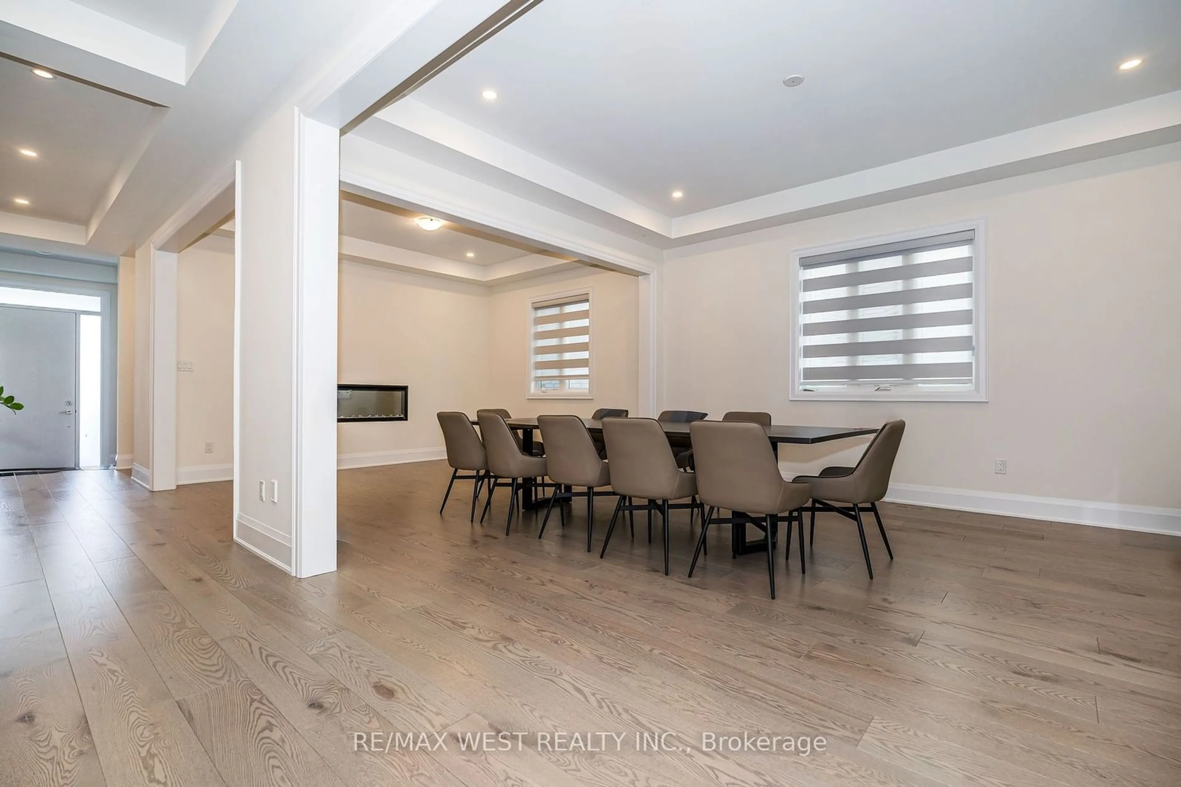 Dining room, unknown for 139 Ballantyne Blvd, Vaughan Ontario L3L 0E6