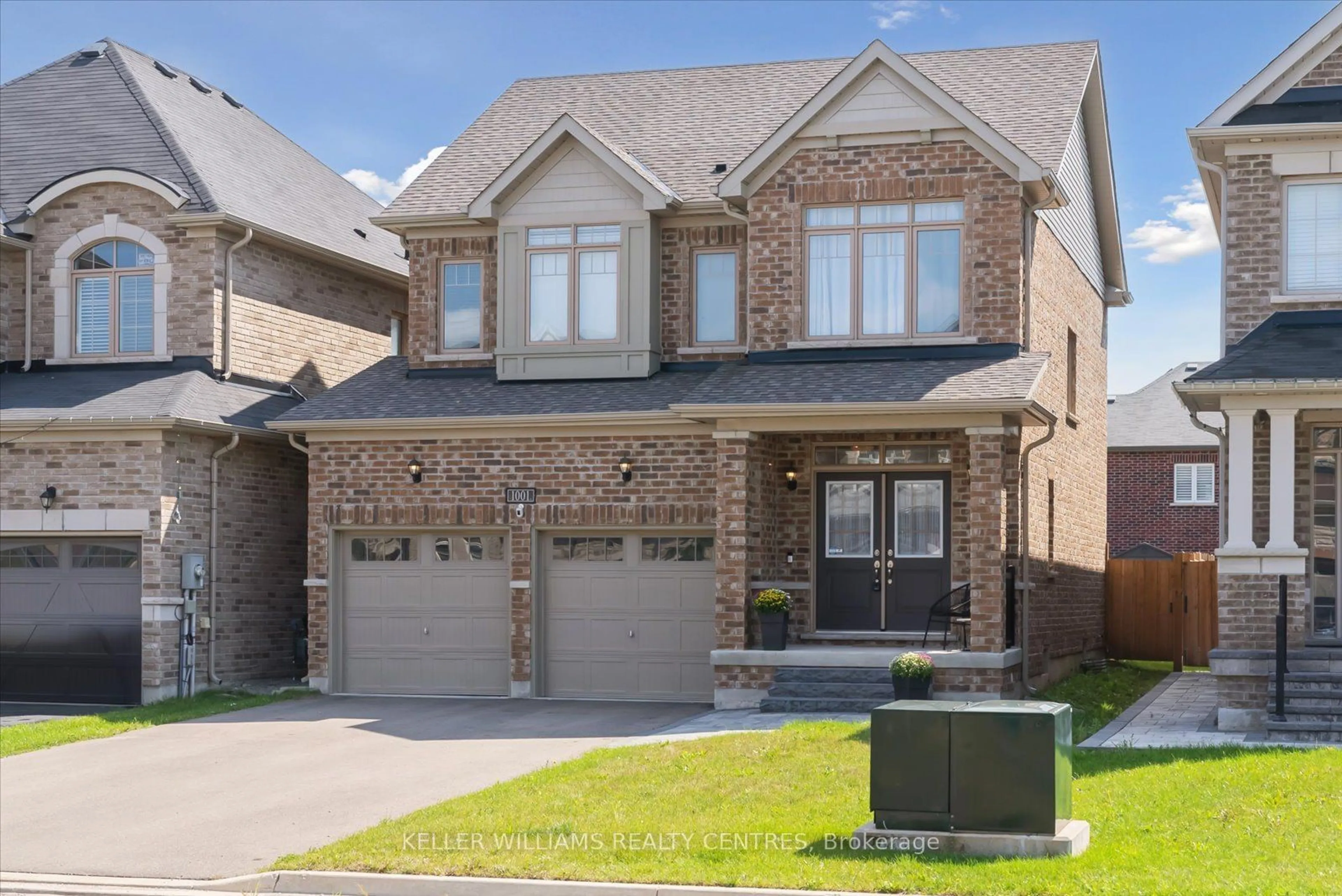 Home with brick exterior material, street for 1001 Barton Way, Innisfil Ontario L9S 0N5