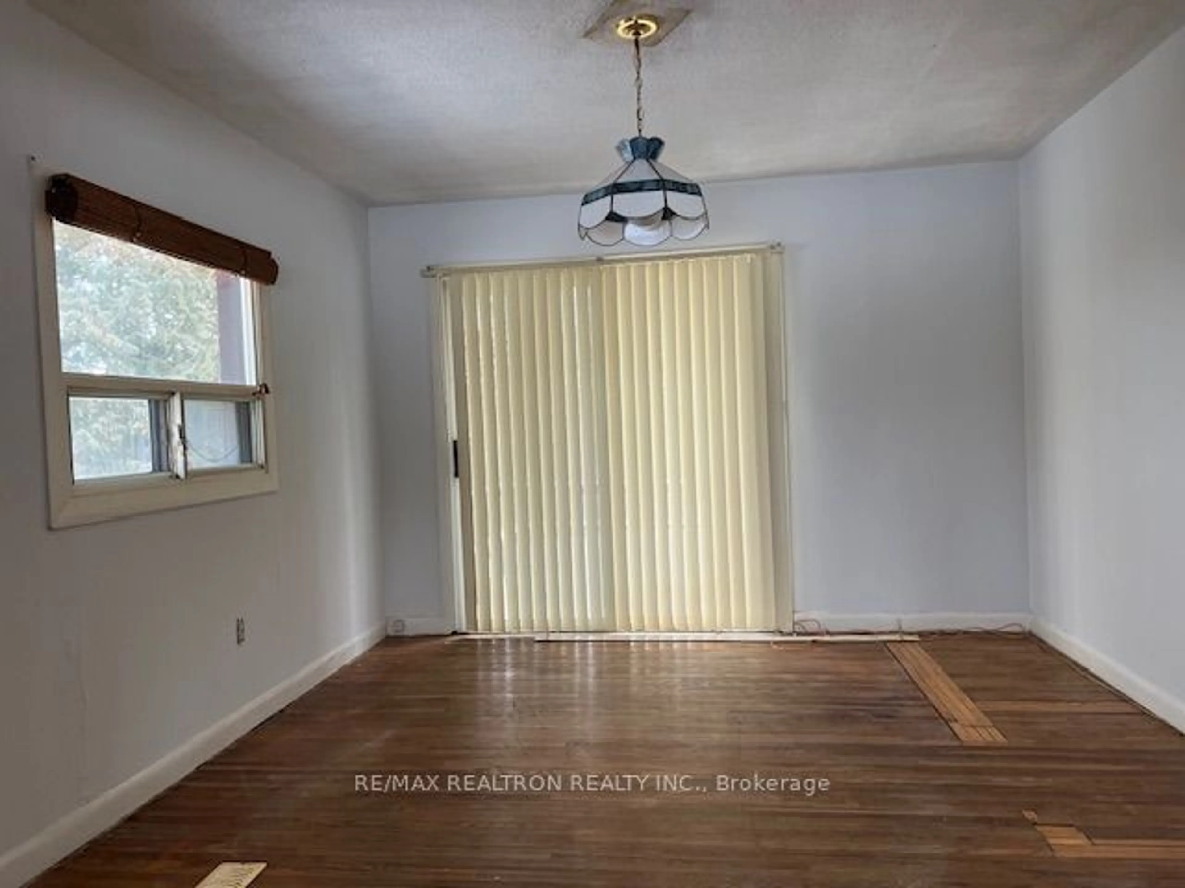 A pic of a room for 191 Toronto St, Uxbridge Ontario L9P 1R1