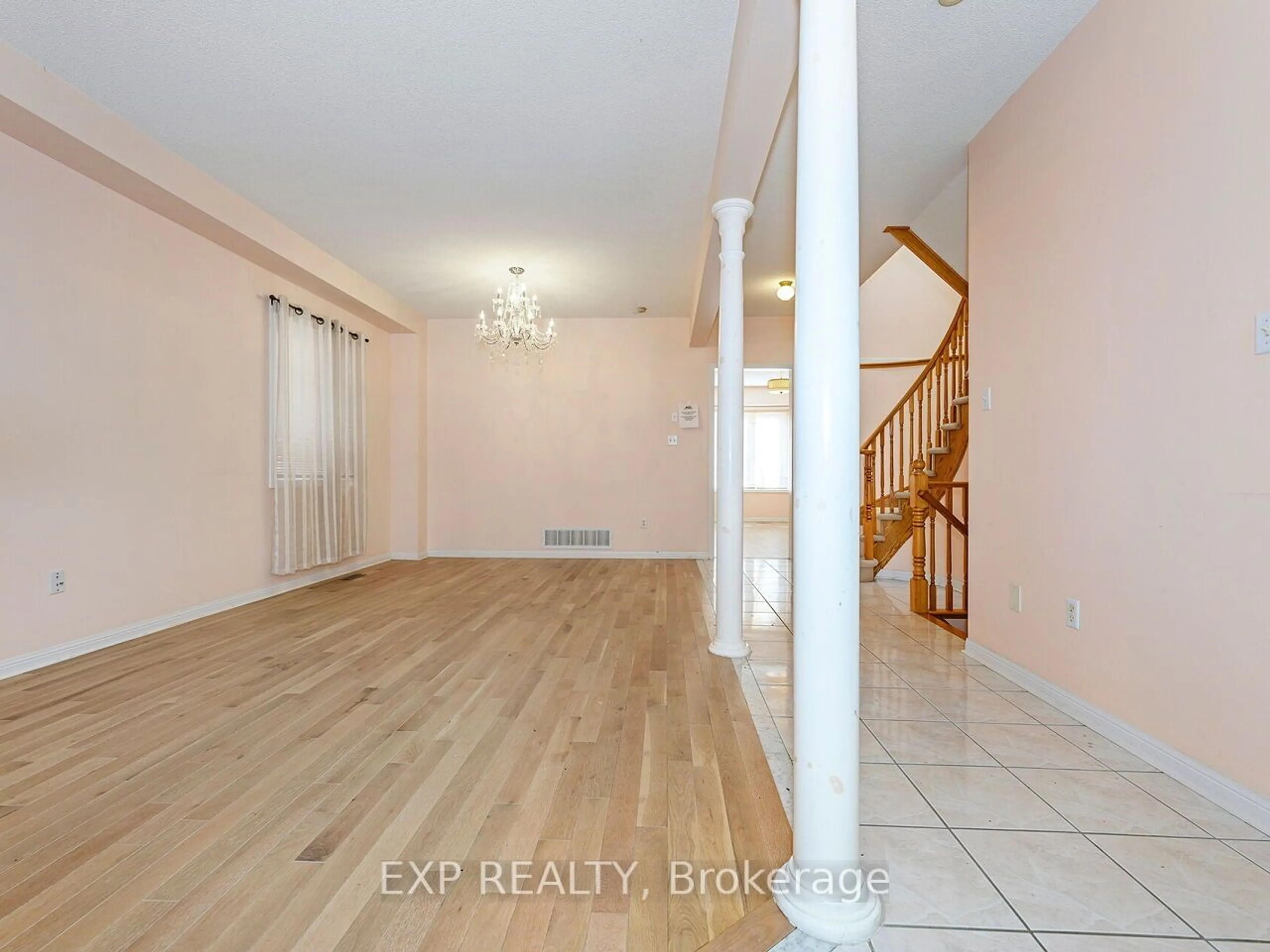 Indoor entryway for 35 Formosa Dr, Richmond Hill Ontario L4S 1S6