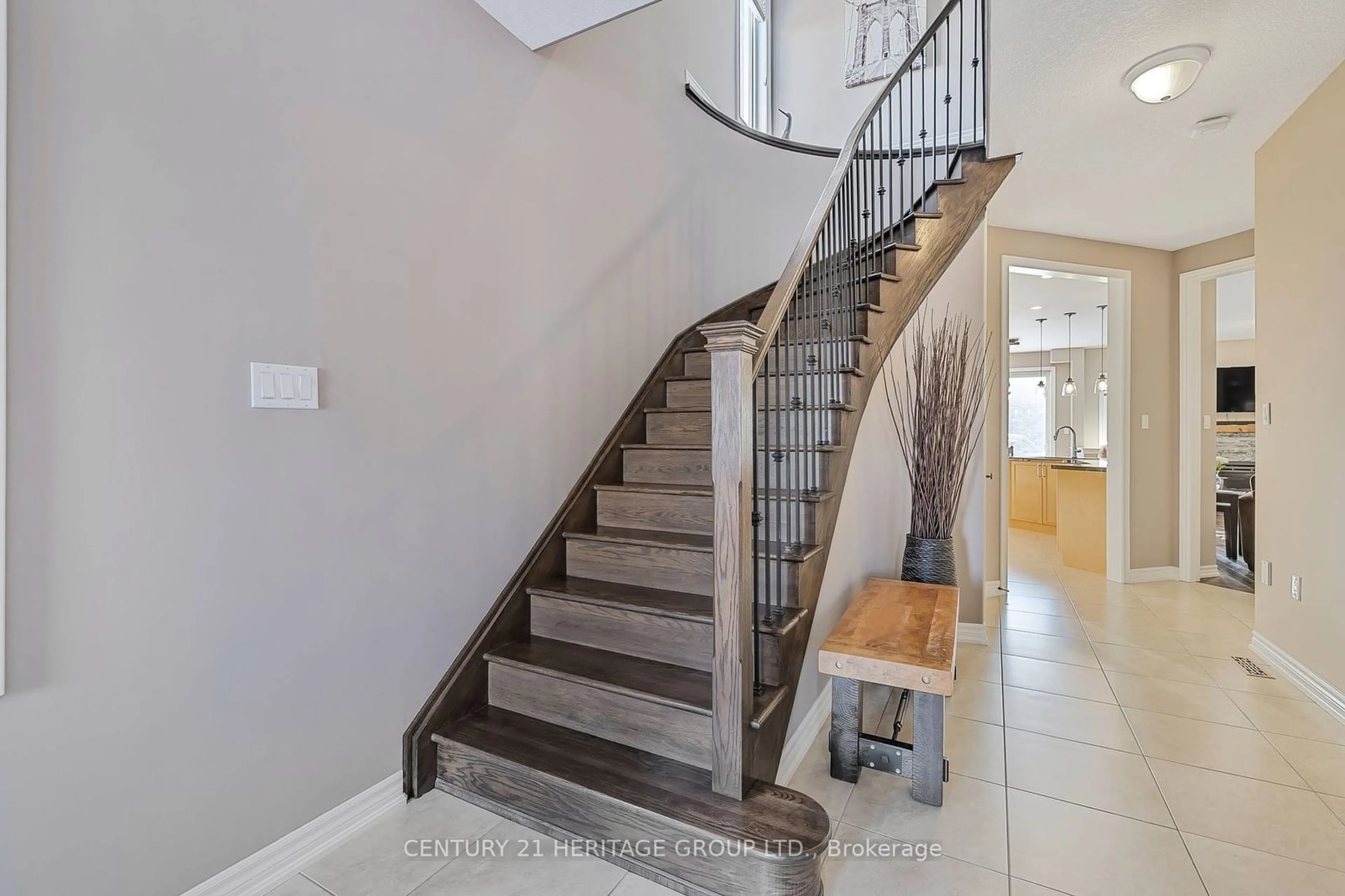 Stairs for 17 Walker Blvd, New Tecumseth Ontario L9R 0N2