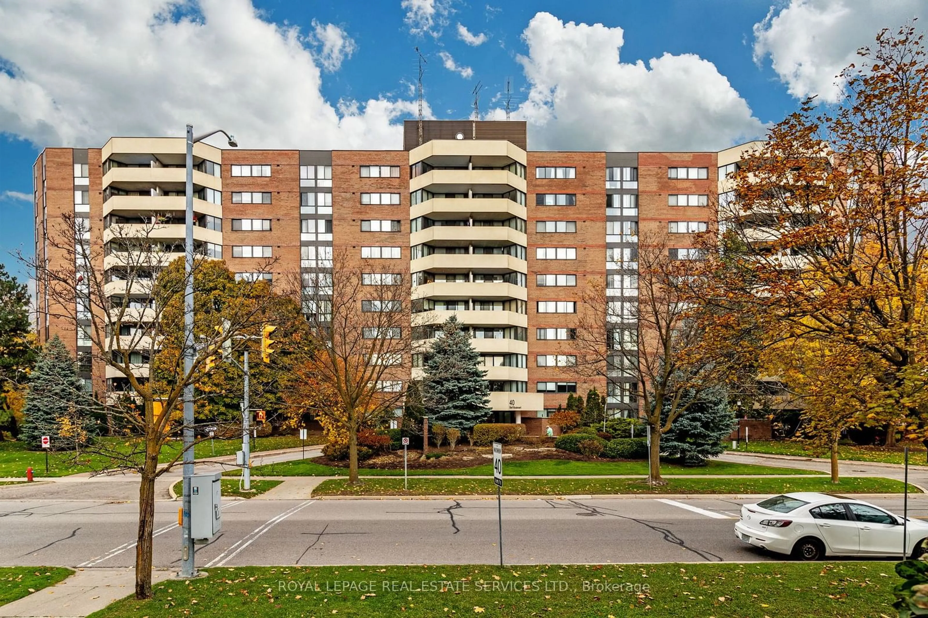 Patio, unknown for 40 Baif Blvd #703, Richmond Hill Ontario L4C 5M9