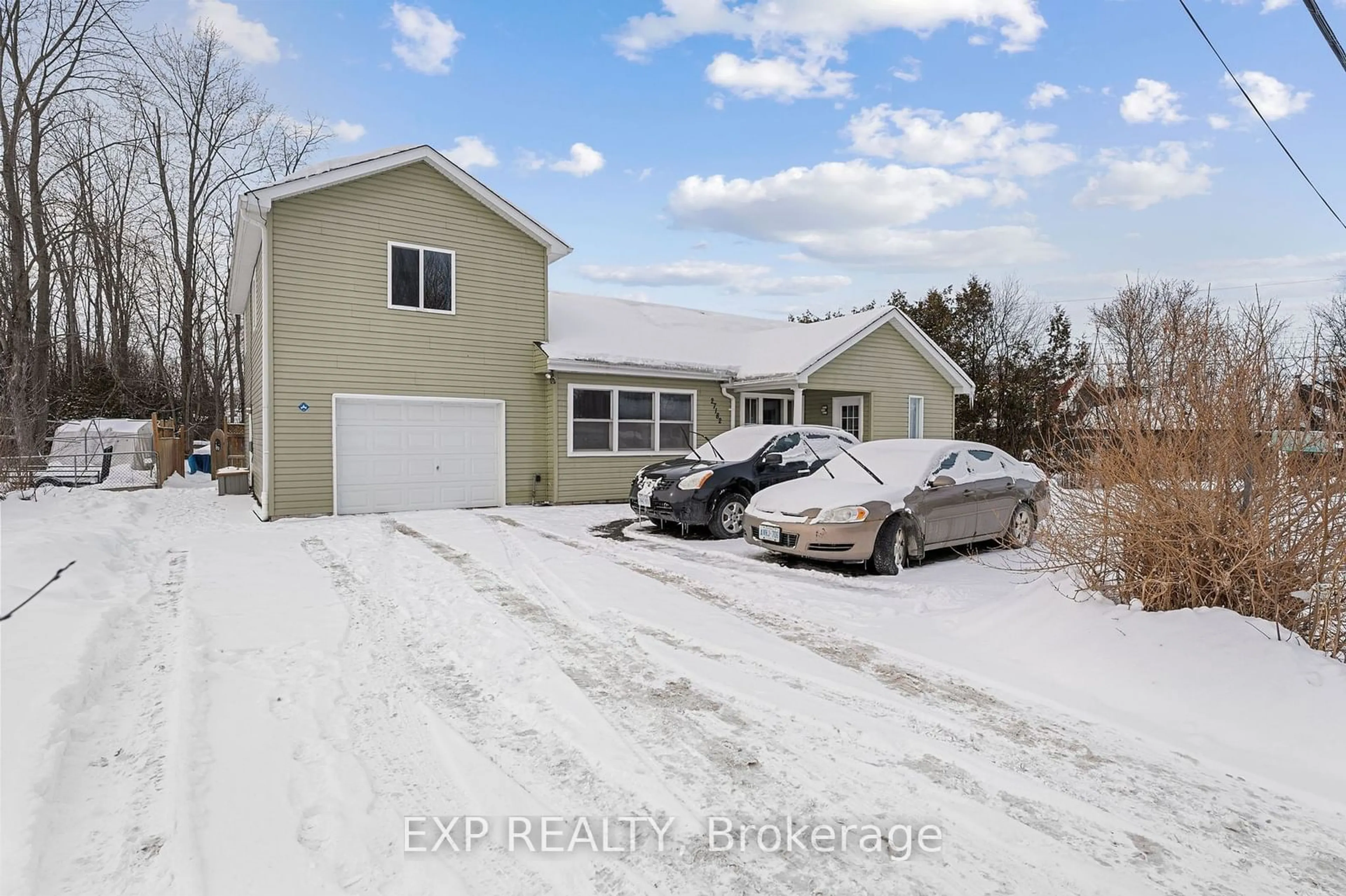 A pic from outside/outdoor area/front of a property/back of a property/a pic from drone, street for 27182A Civic Centre Rd, Georgina Ontario L4P 3E9