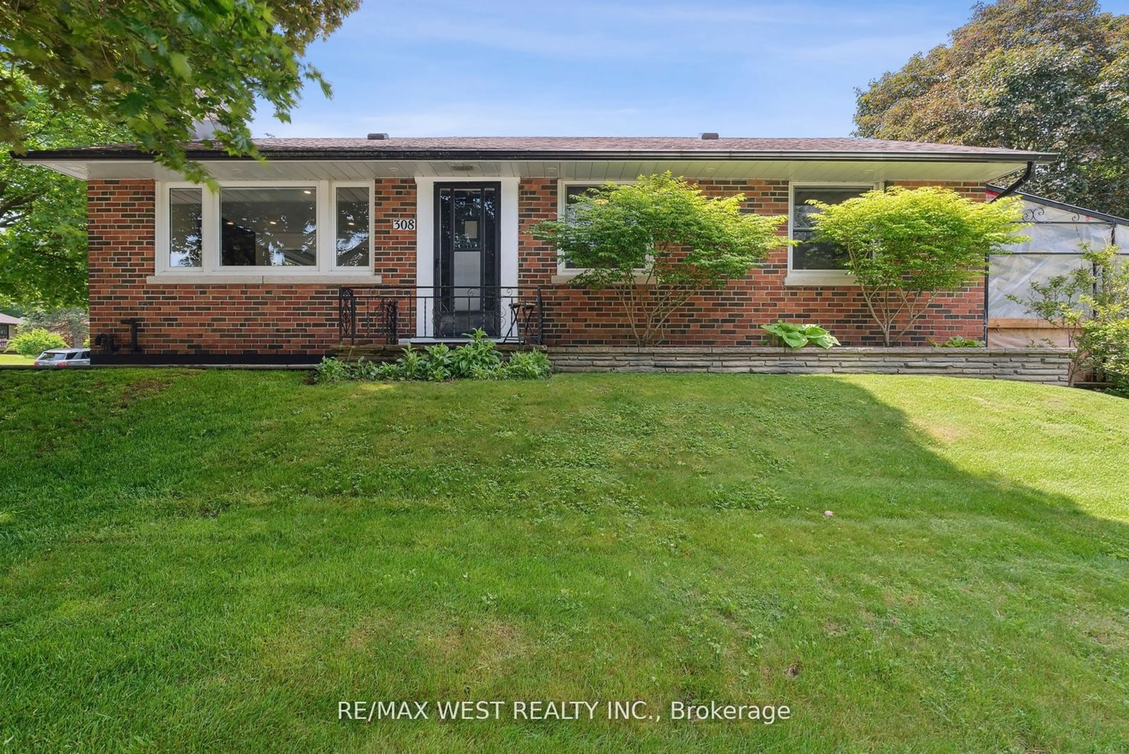 Home with brick exterior material, street for 308 Donlin Ave, Newmarket Ontario L3Y 4T6