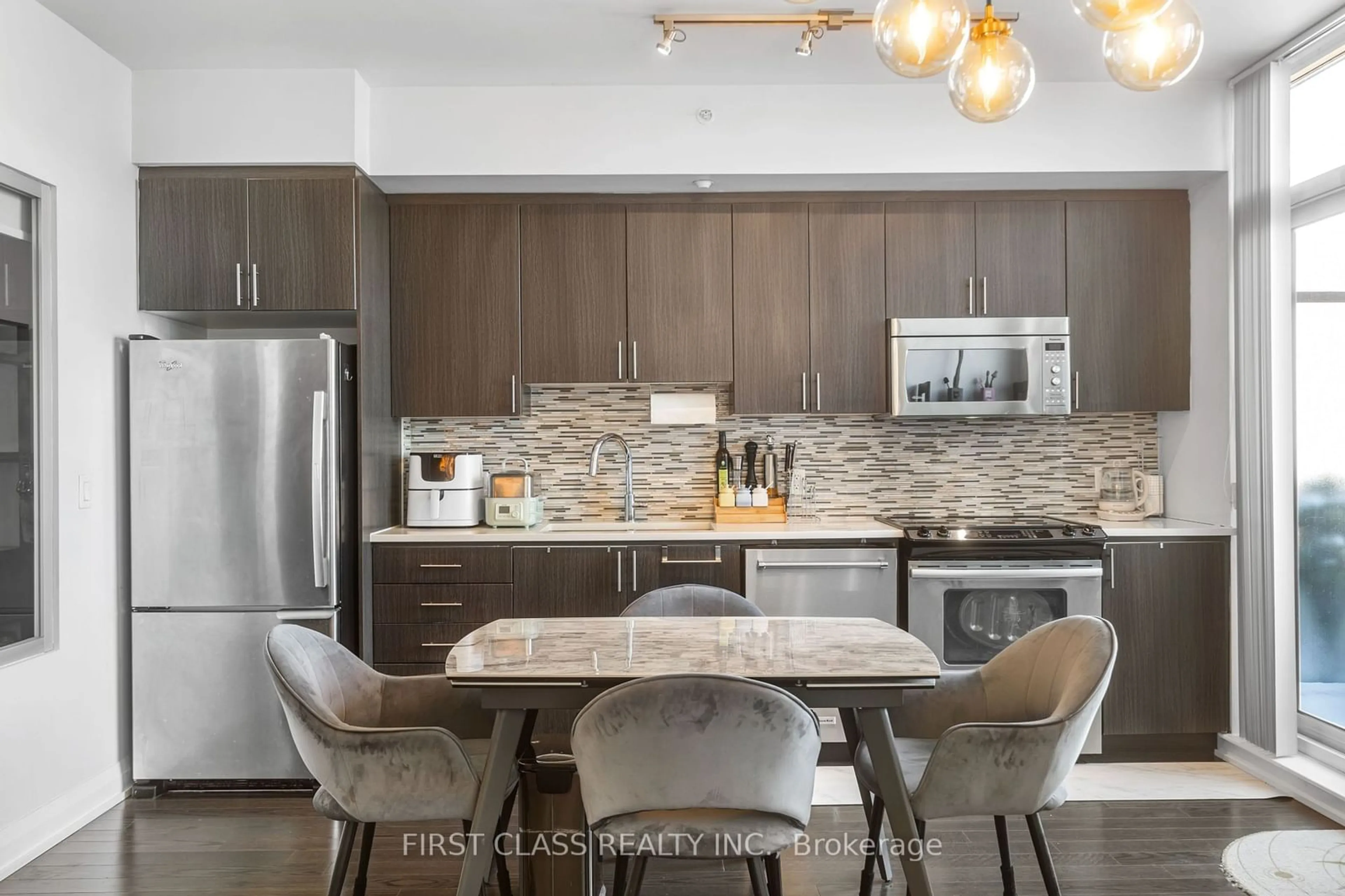 Open concept kitchen, unknown for 372 Highway 7 #PH17, Richmond Hill Ontario L4B 0C4