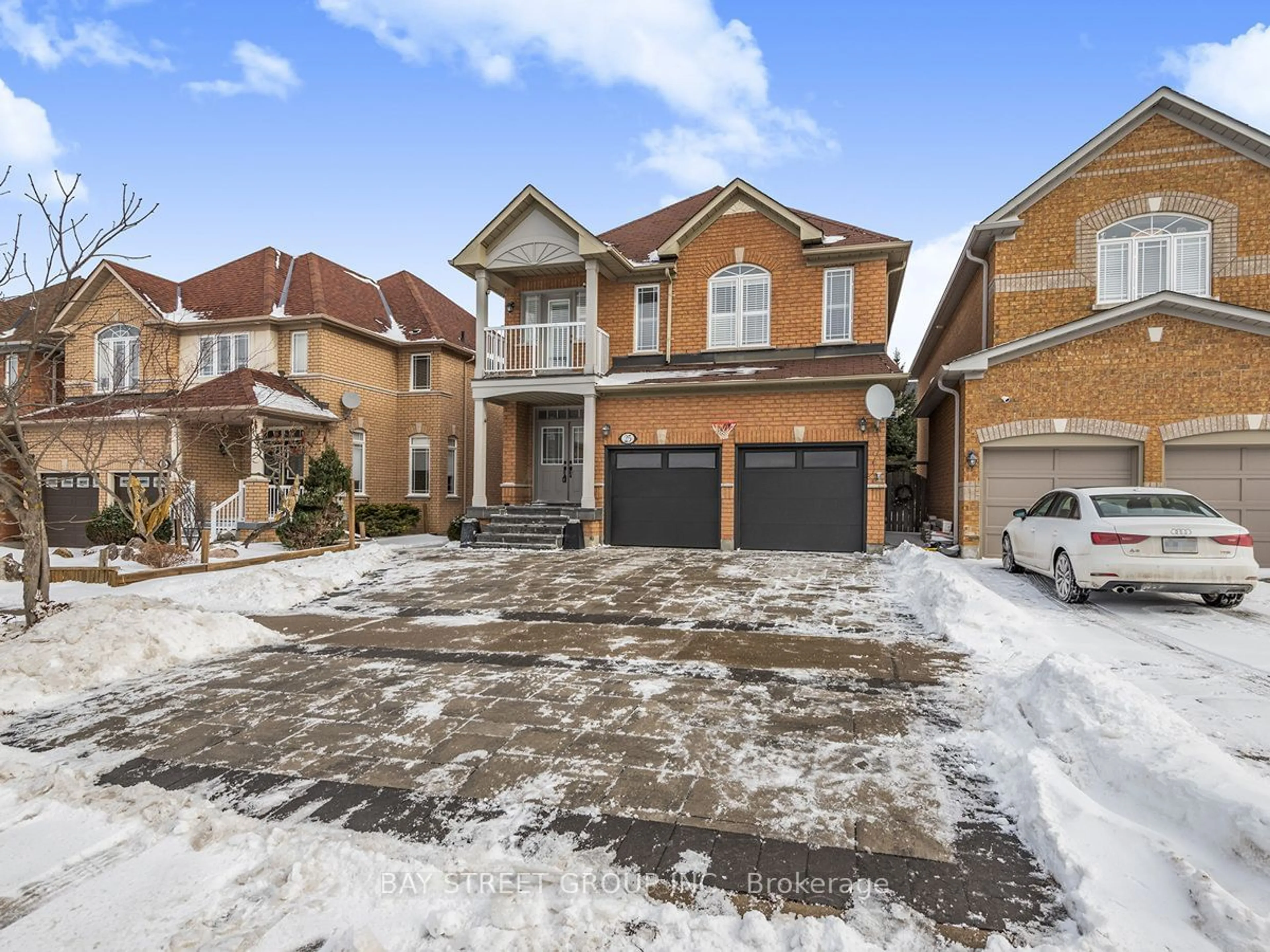 Home with brick exterior material, street for 25 Lacona Cres, Richmond Hill Ontario L4E 4G6