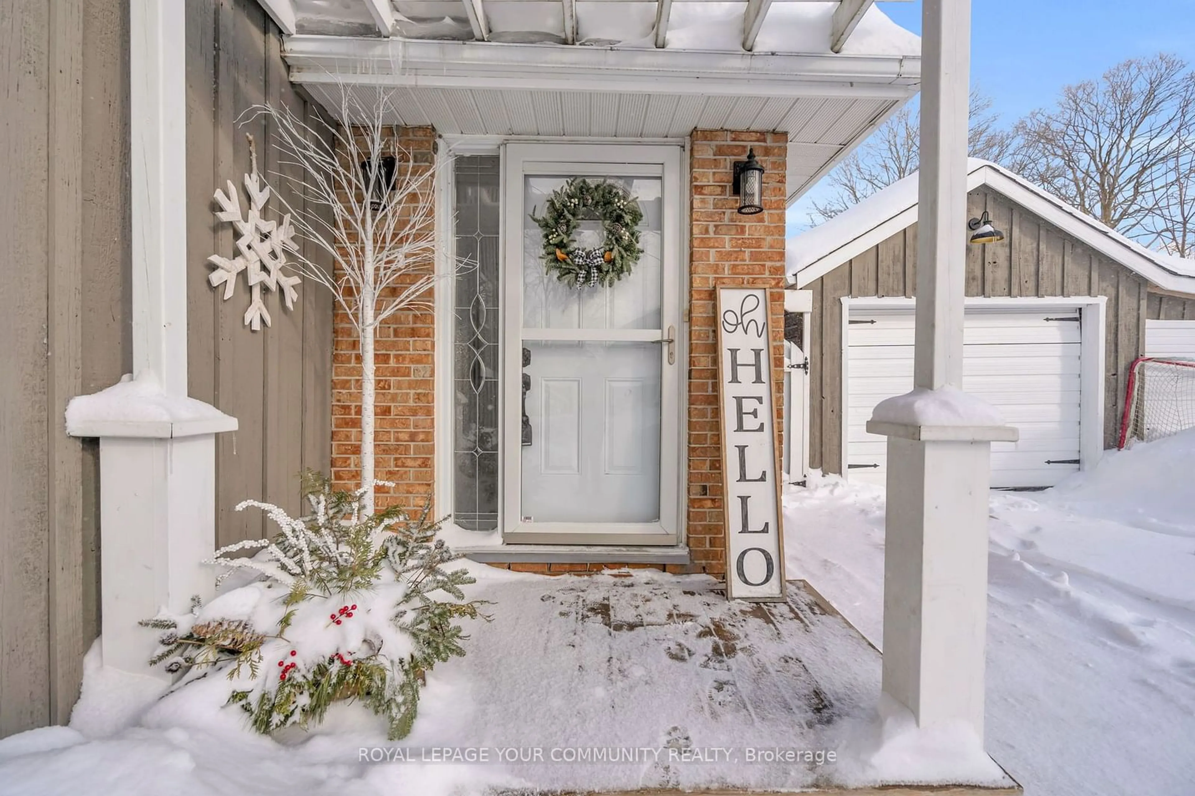 Indoor entryway for 27 Adelaide St, Brock Ontario L0E 1E0