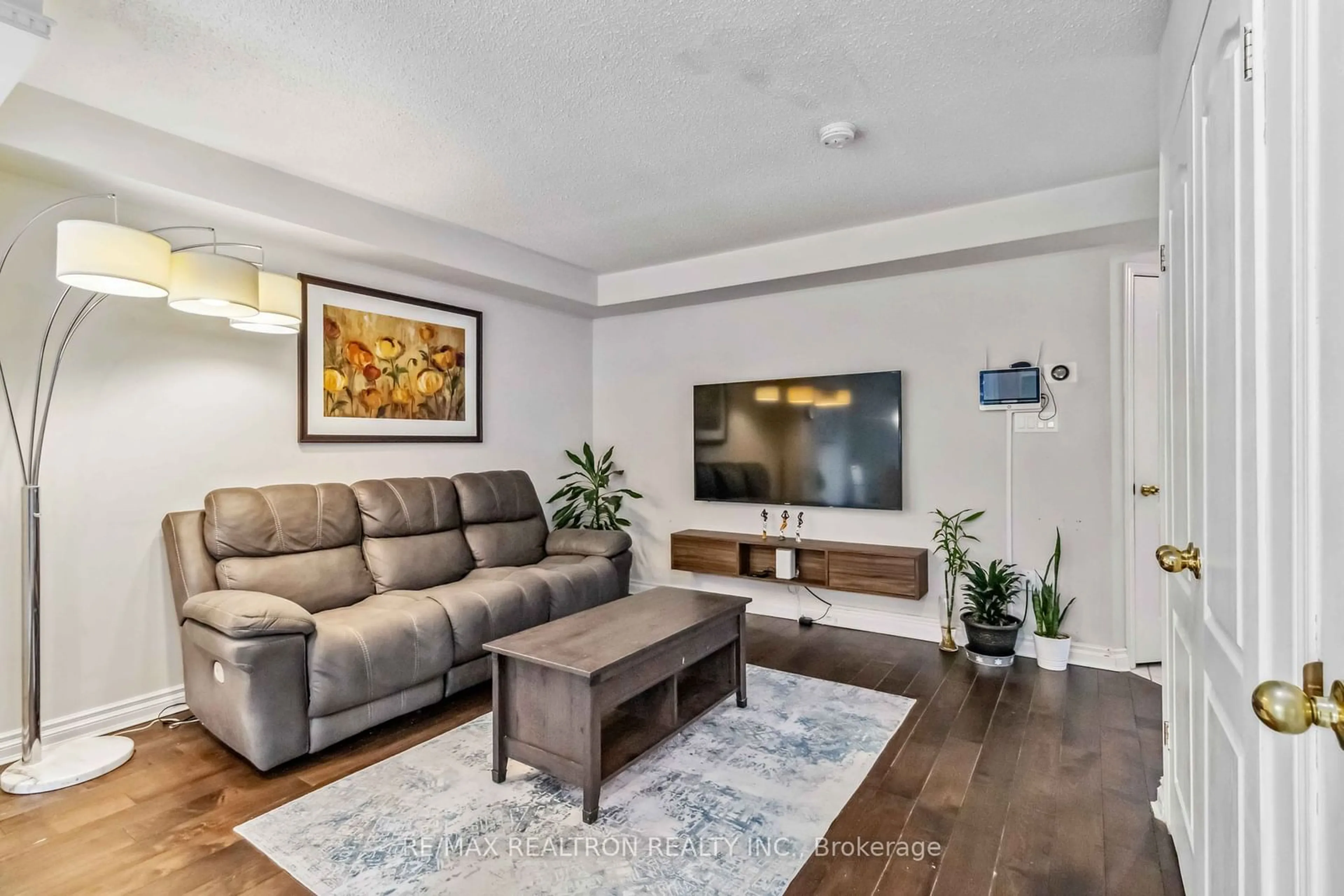 Living room with furniture, unknown for 156 Primeau Dr, Aurora Ontario L4G 6Z4