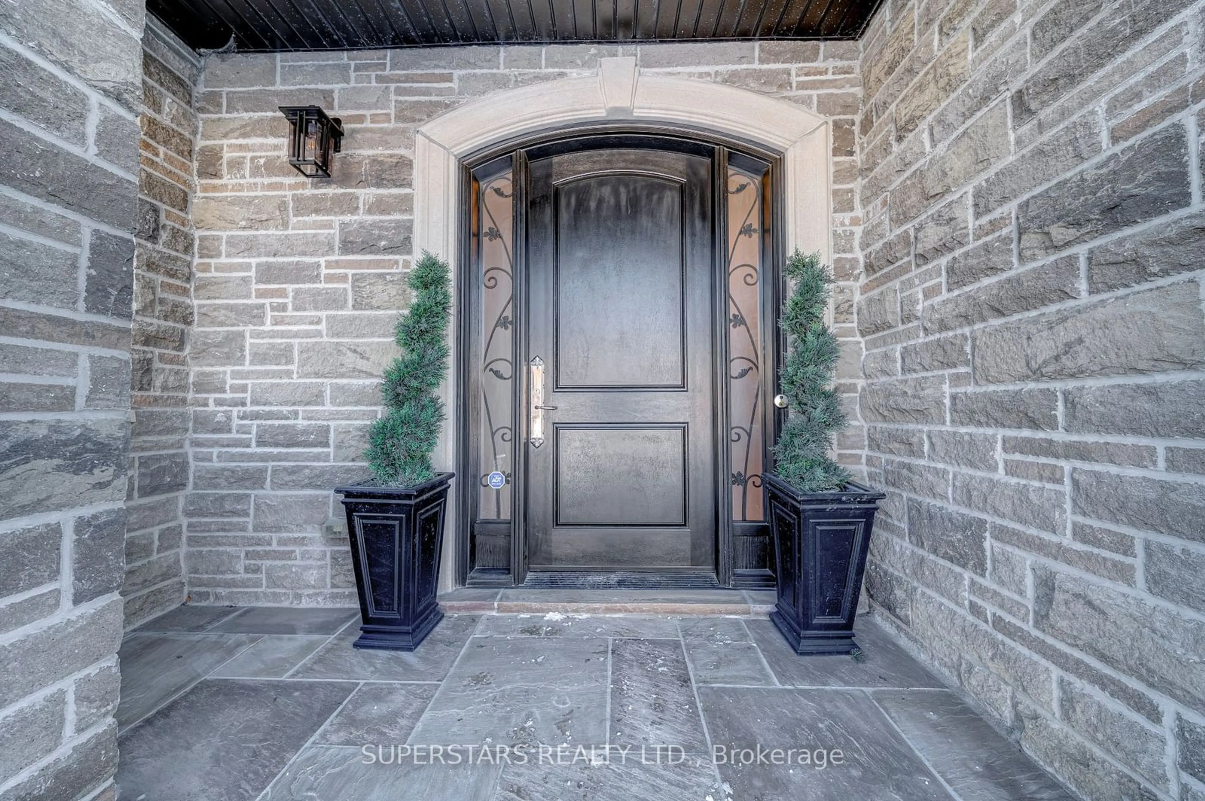 Indoor entryway for 47 Vitlor Dr, Richmond Hill Ontario L4E 0G3