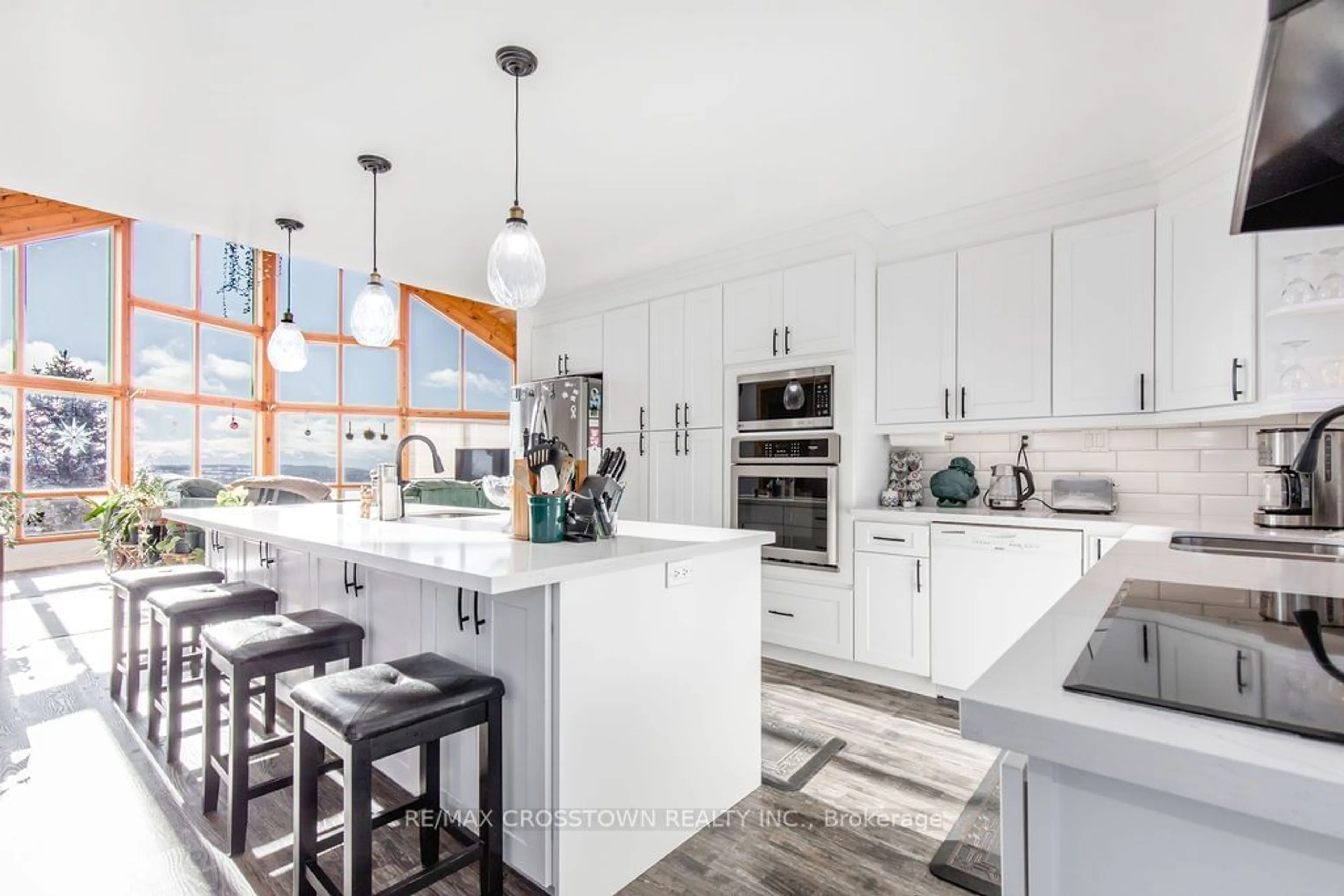 Open concept kitchen, ceramic/tile floor for 5556 10th Sideroad Rd, Essa Ontario L0L 1N0