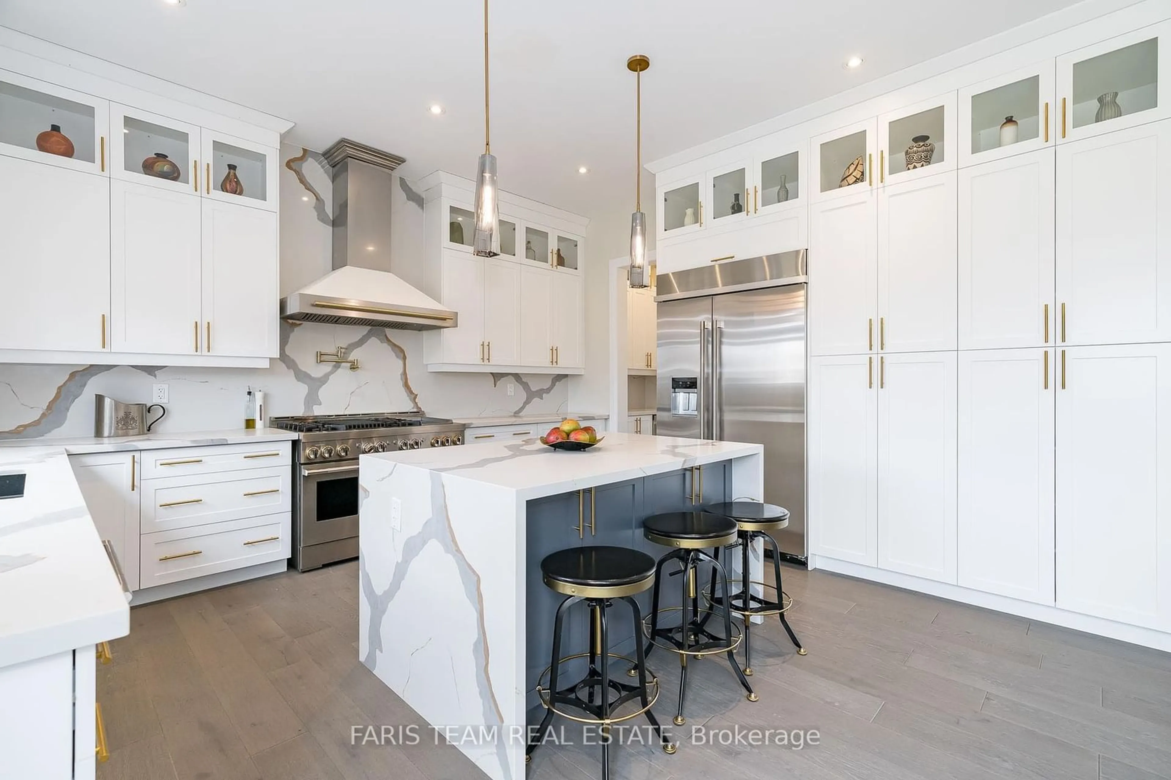 Contemporary kitchen, unknown for 1634 Luno Way, Innisfil Ontario L9S 0P9