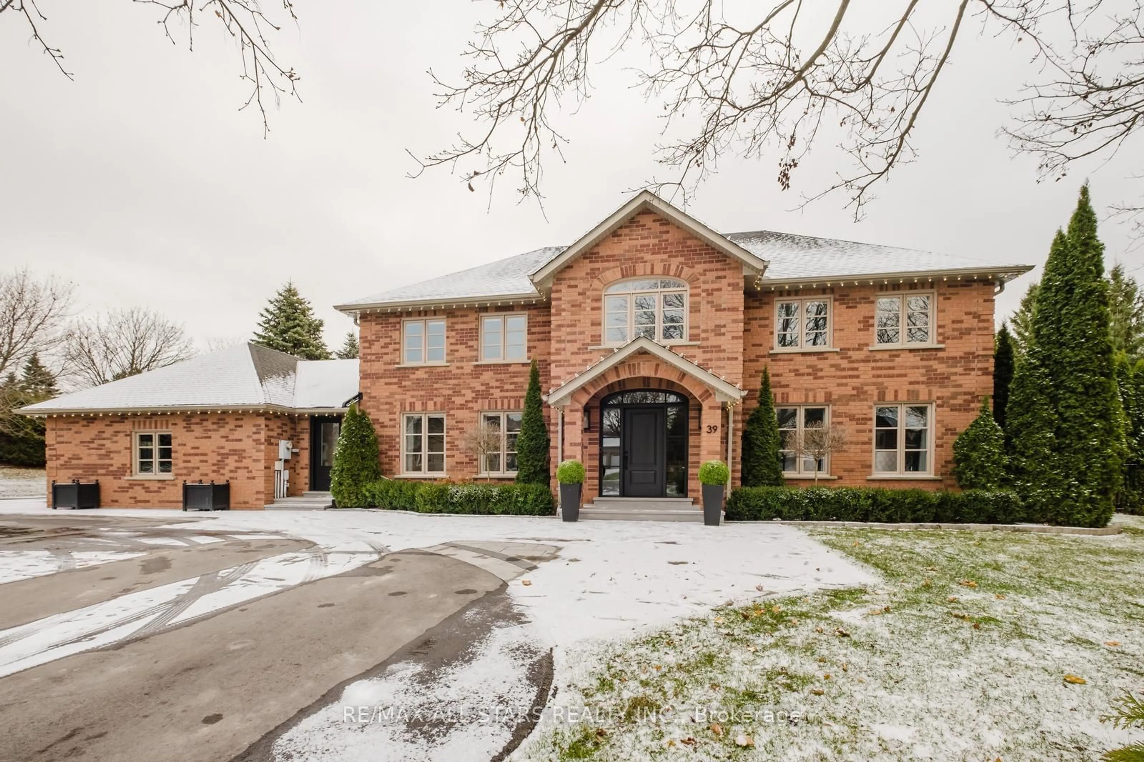 Home with brick exterior material, street for 39 Hill Top Tr, Whitchurch-Stouffville Ontario L4A 3G7