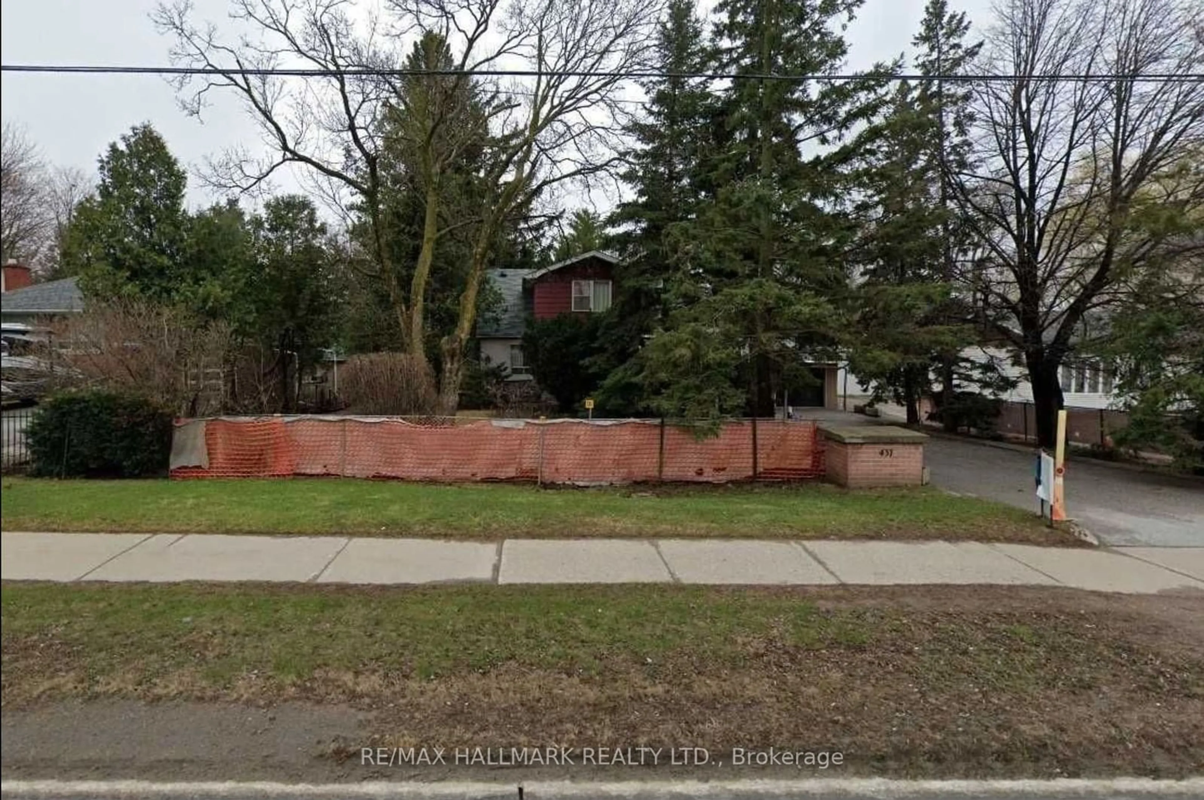 Unknown for 437 16th Ave, Richmond Hill Ontario L4C 7A7