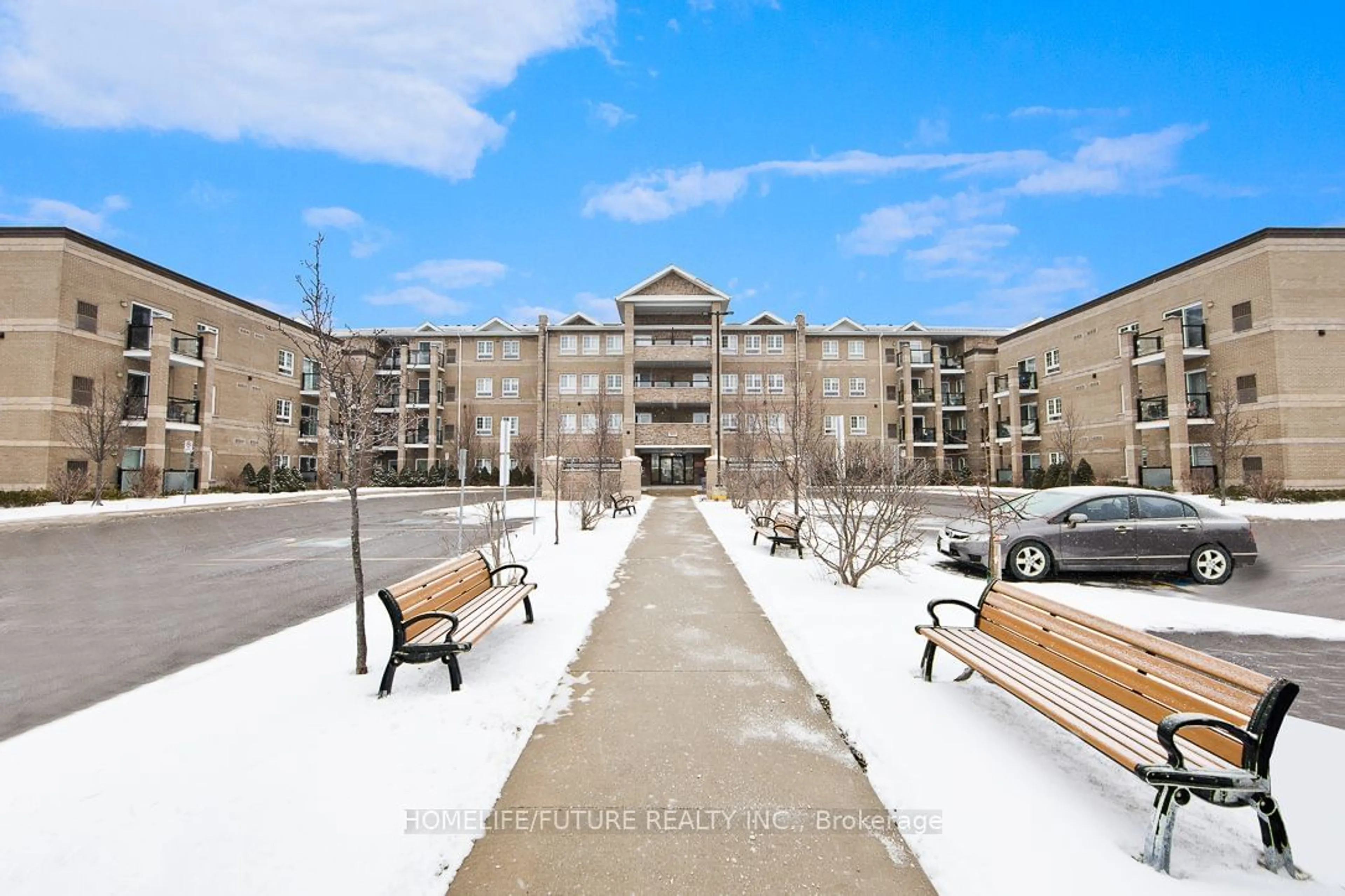 Patio, unknown for 481 Rupert Ave #315, Whitchurch-Stouffville Ontario L4A 1Y7