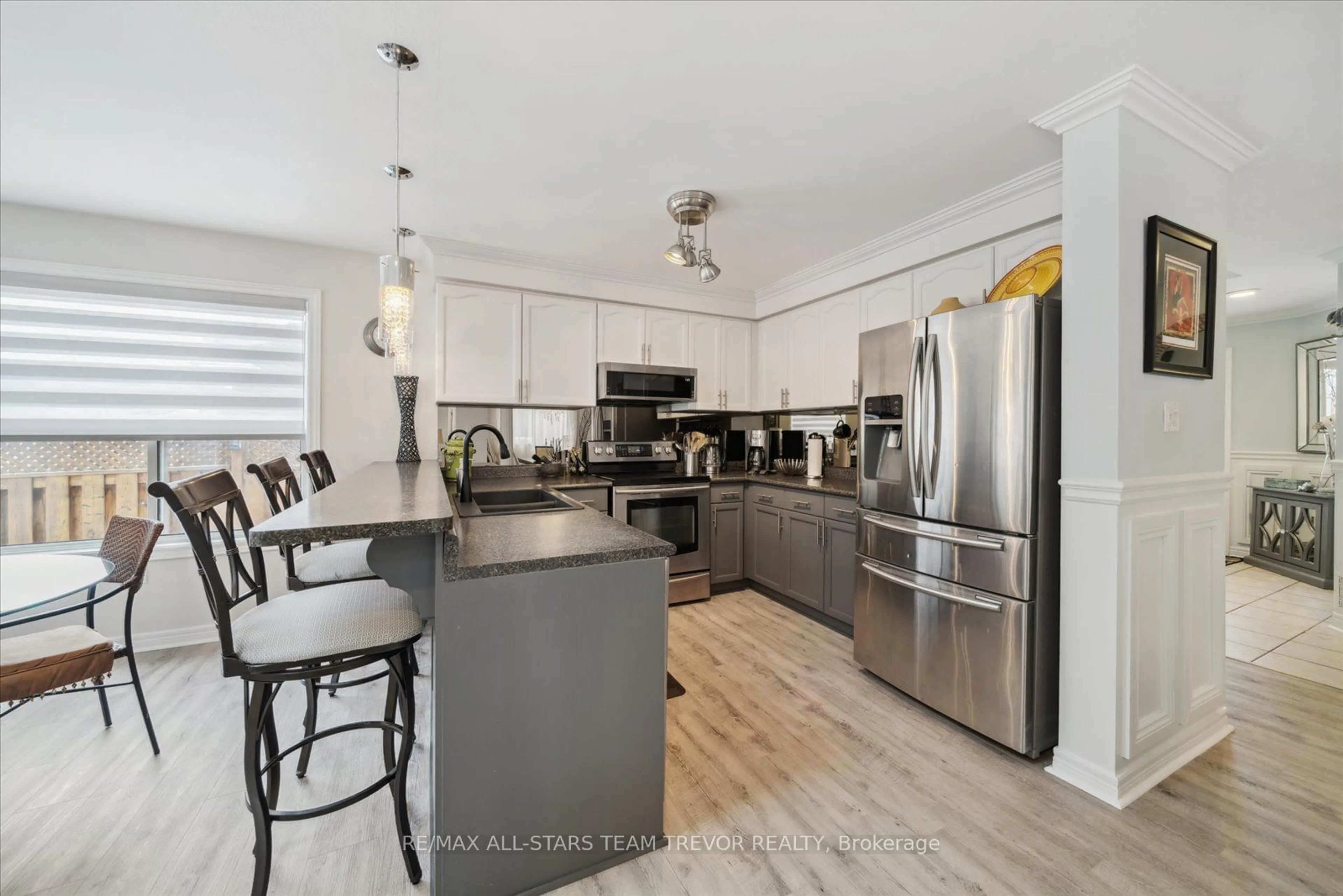 Open concept kitchen, unknown for 140 Fairwood Dr, Georgina Ontario L4P 3Y2