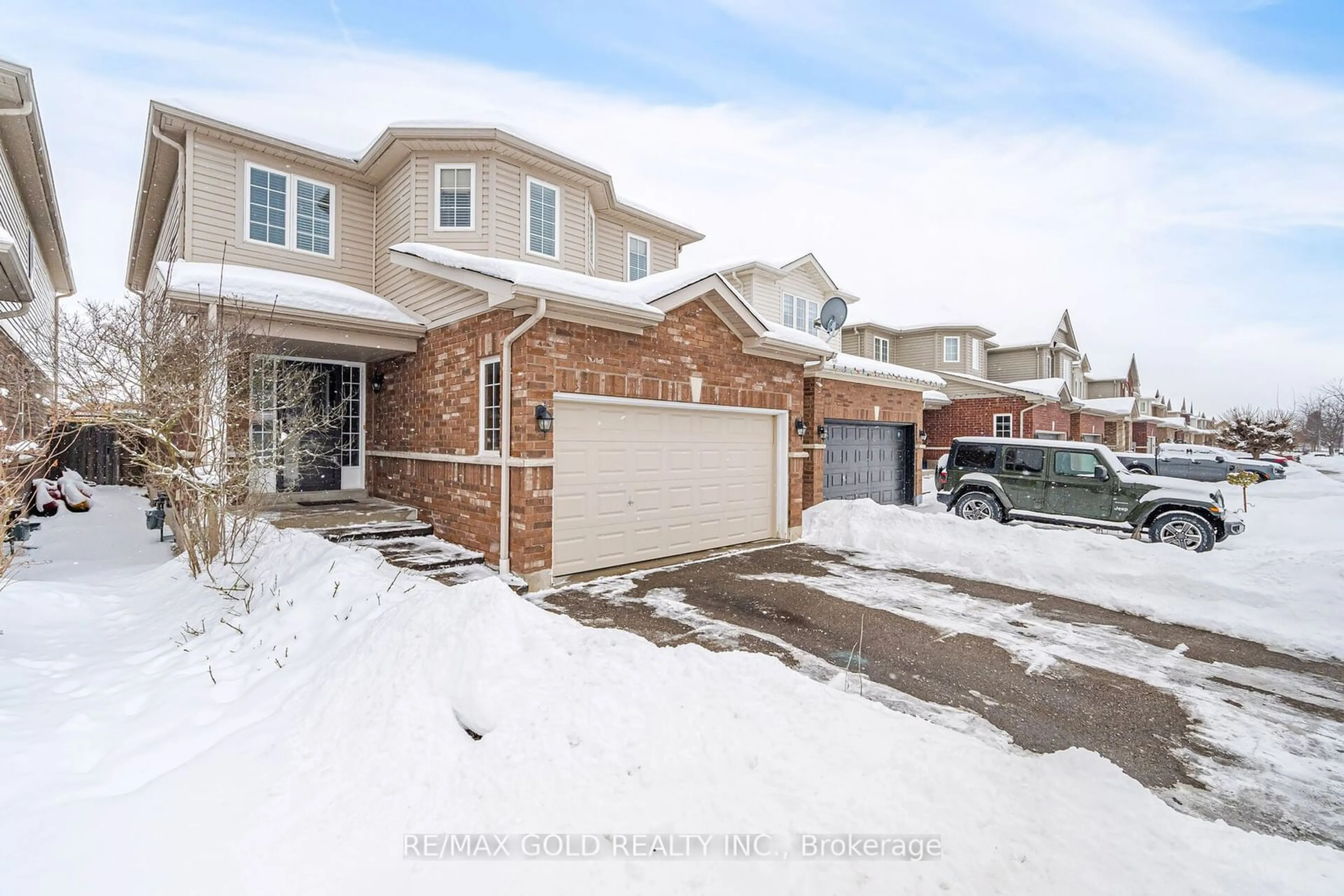 A pic from outside/outdoor area/front of a property/back of a property/a pic from drone, street for 85 Anderson Rd, New Tecumseth Ontario L9R 0B2