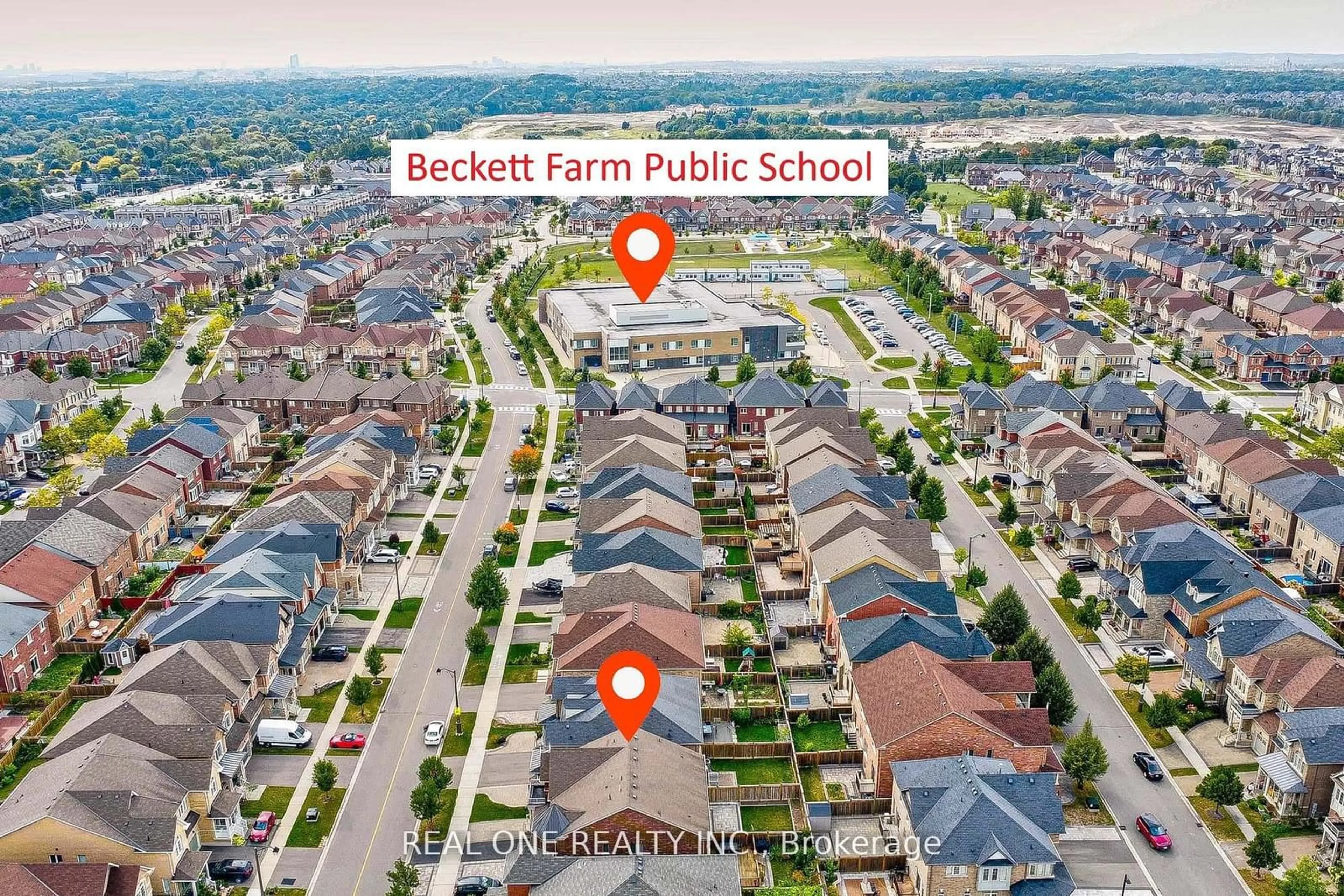 A pic from outside/outdoor area/front of a property/back of a property/a pic from drone, street for 114 Beckett Ave, Markham Ontario L6C 0R9