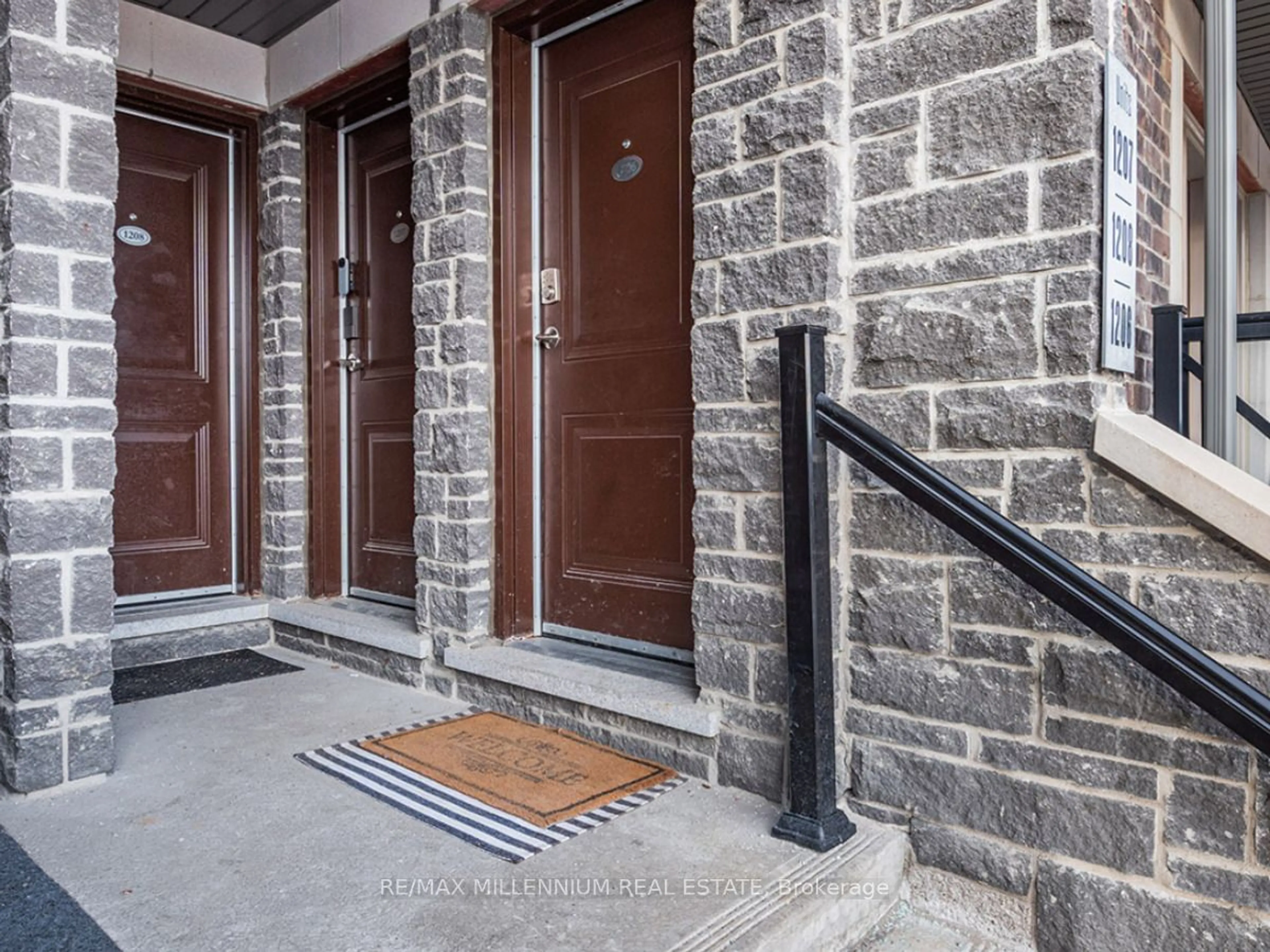 Indoor entryway for 11 Dunsheath Way #1206, Markham Ontario L6B 1N3