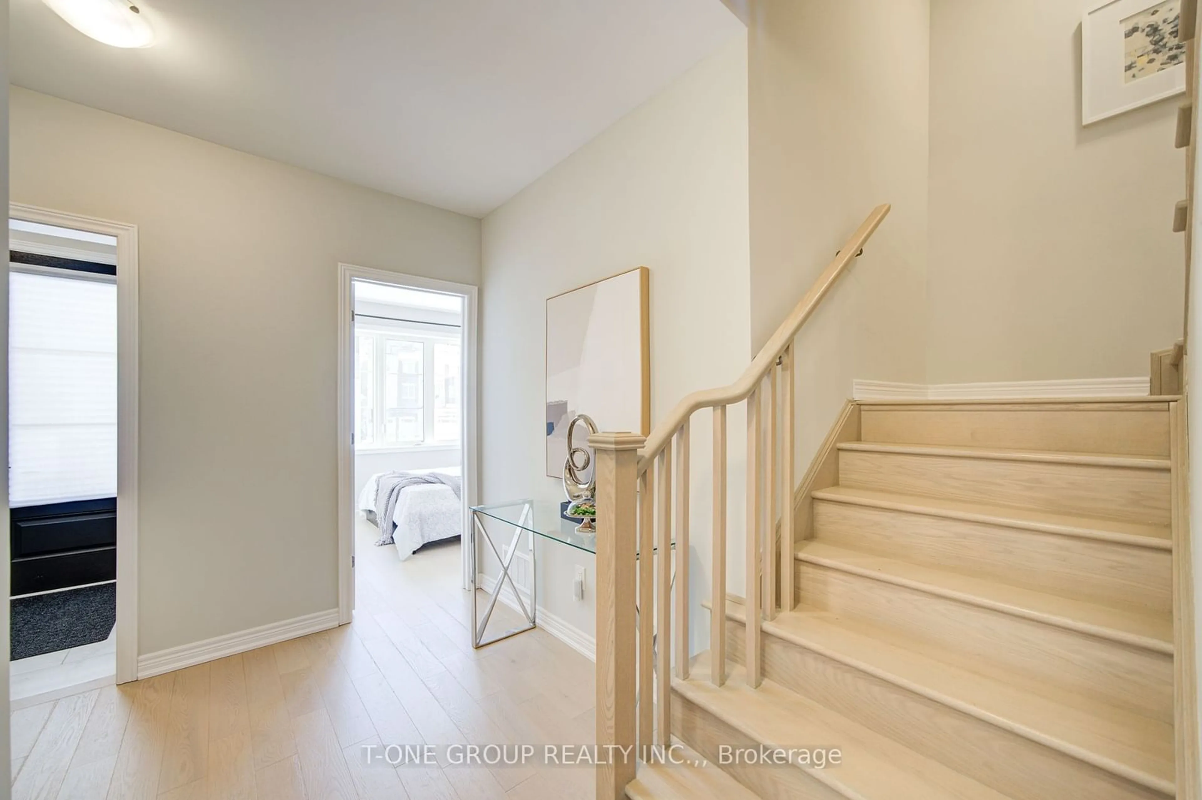 Indoor entryway for 14 Bruce Boyd Dr, Markham Ontario L6B 1R3