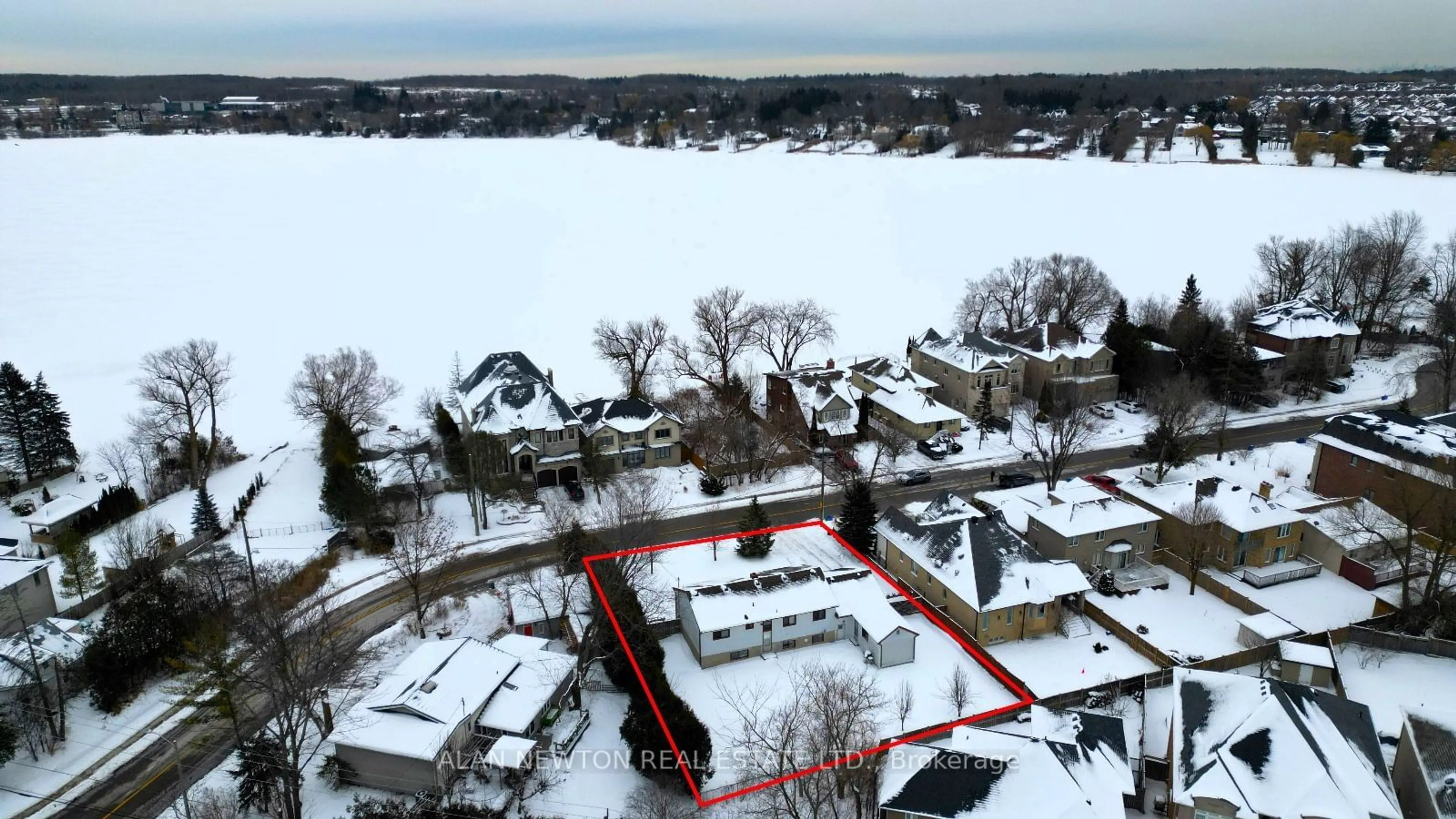 A pic from outside/outdoor area/front of a property/back of a property/a pic from drone, unknown for 254 Lakeland Cres, Richmond Hill Ontario L4E 3A6