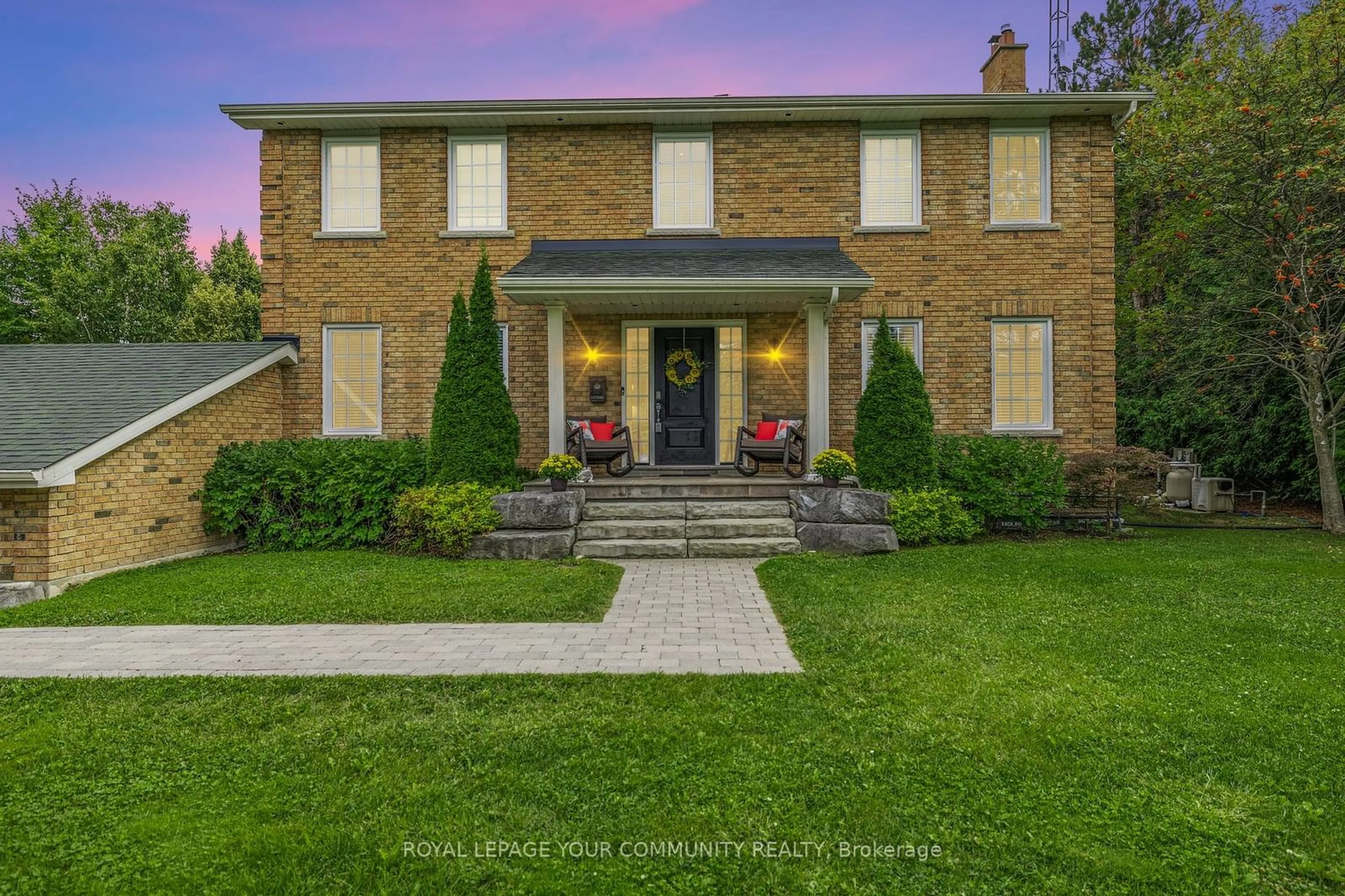 Home with brick exterior material, street for 1189 Kingdale Rd, Newmarket Ontario L3Y 4W1