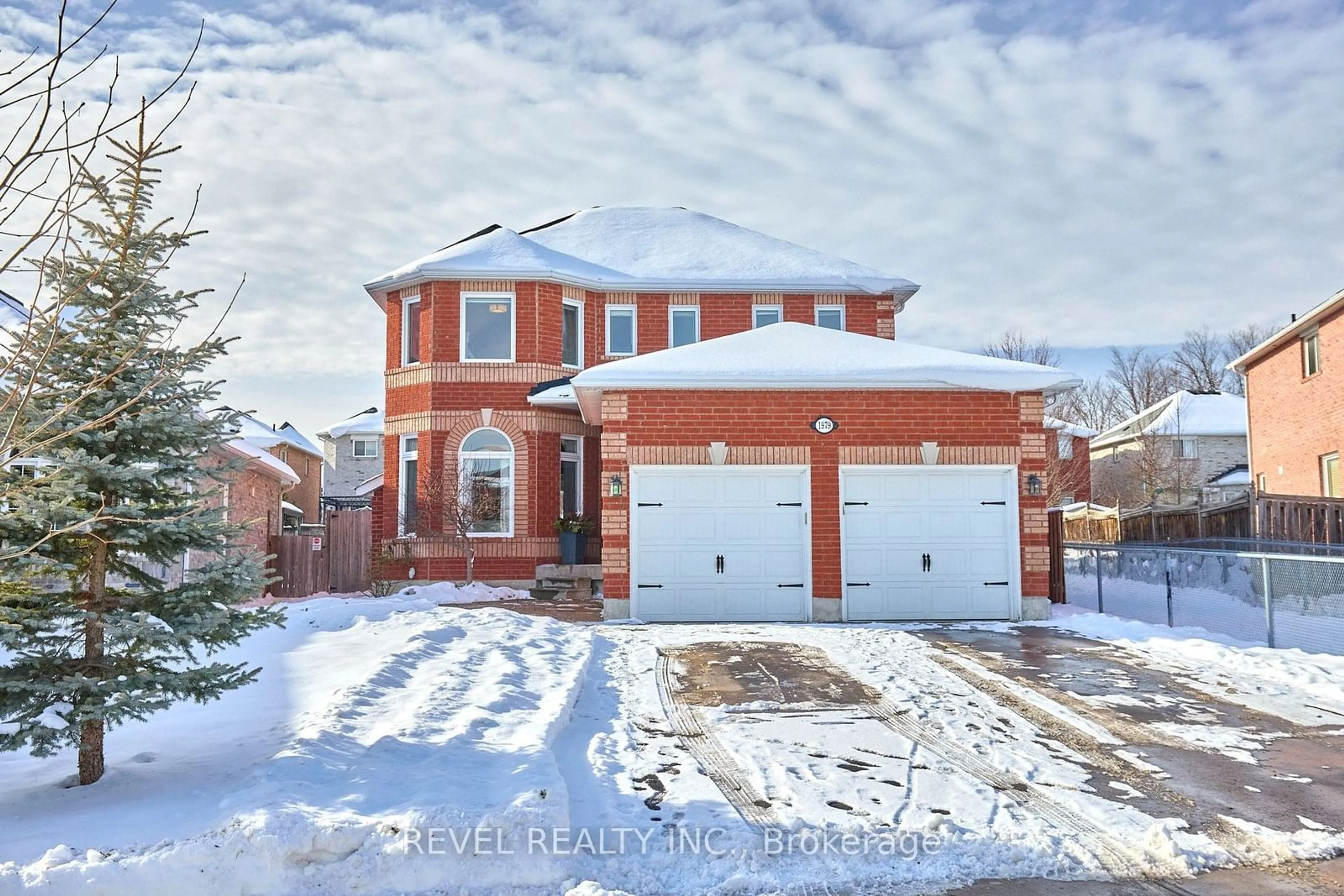 Home with brick exterior material, street for 1979 Romina Crt, Innisfil Ontario L9S 4Y1