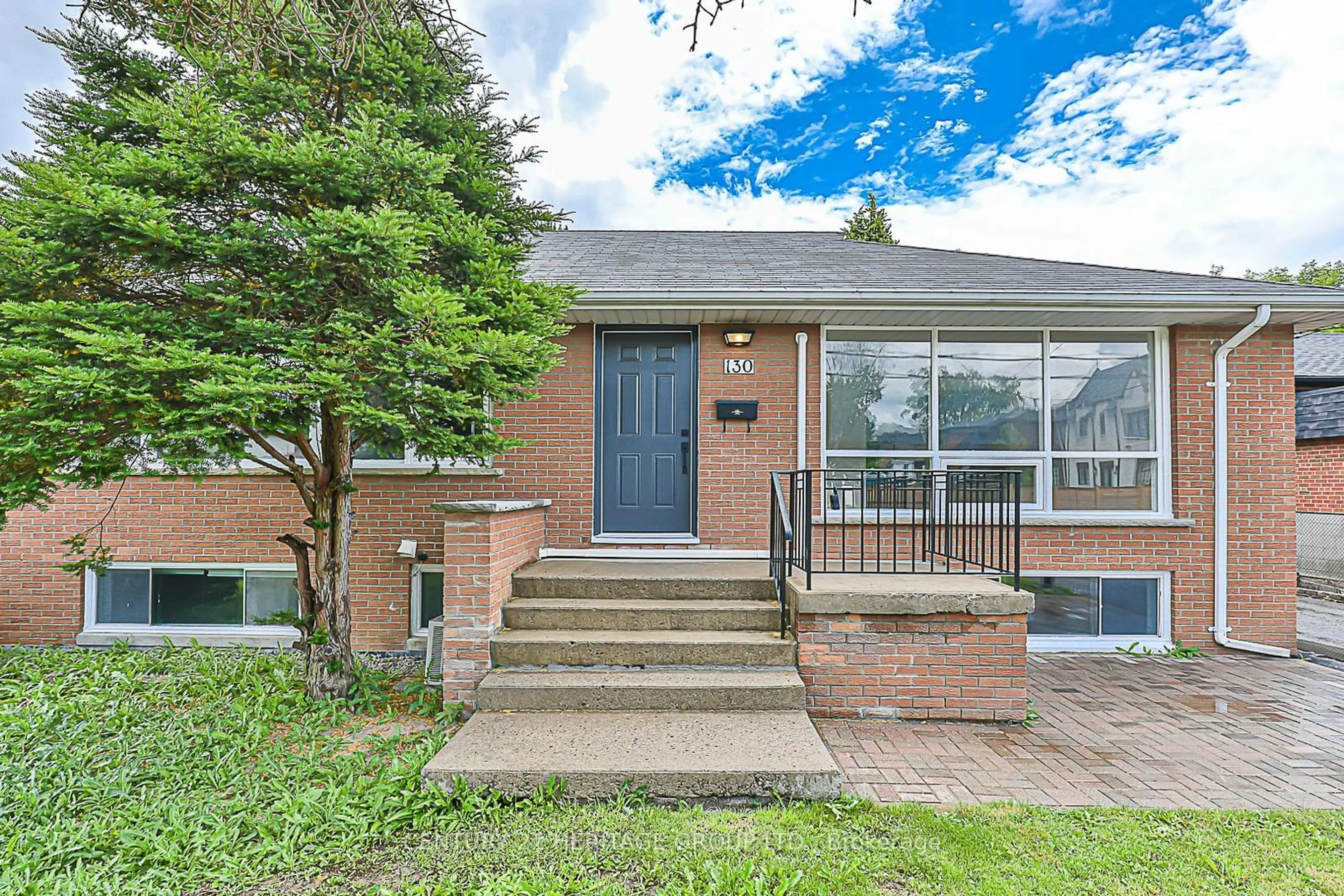 Home with brick exterior material, street for 130 Palmer Ave, Richmond Hill Ontario L4C 1N8