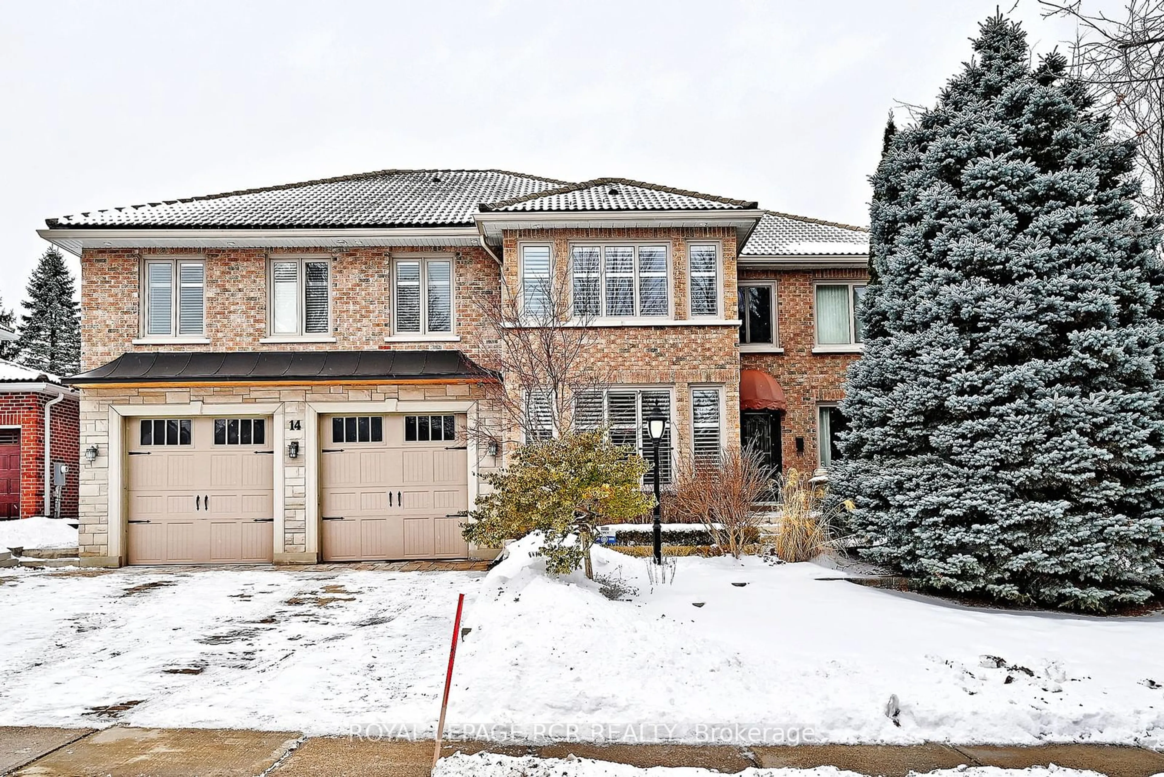 Home with brick exterior material, street for 14 Wethersfield Crt, Aurora Ontario L4G 5L9