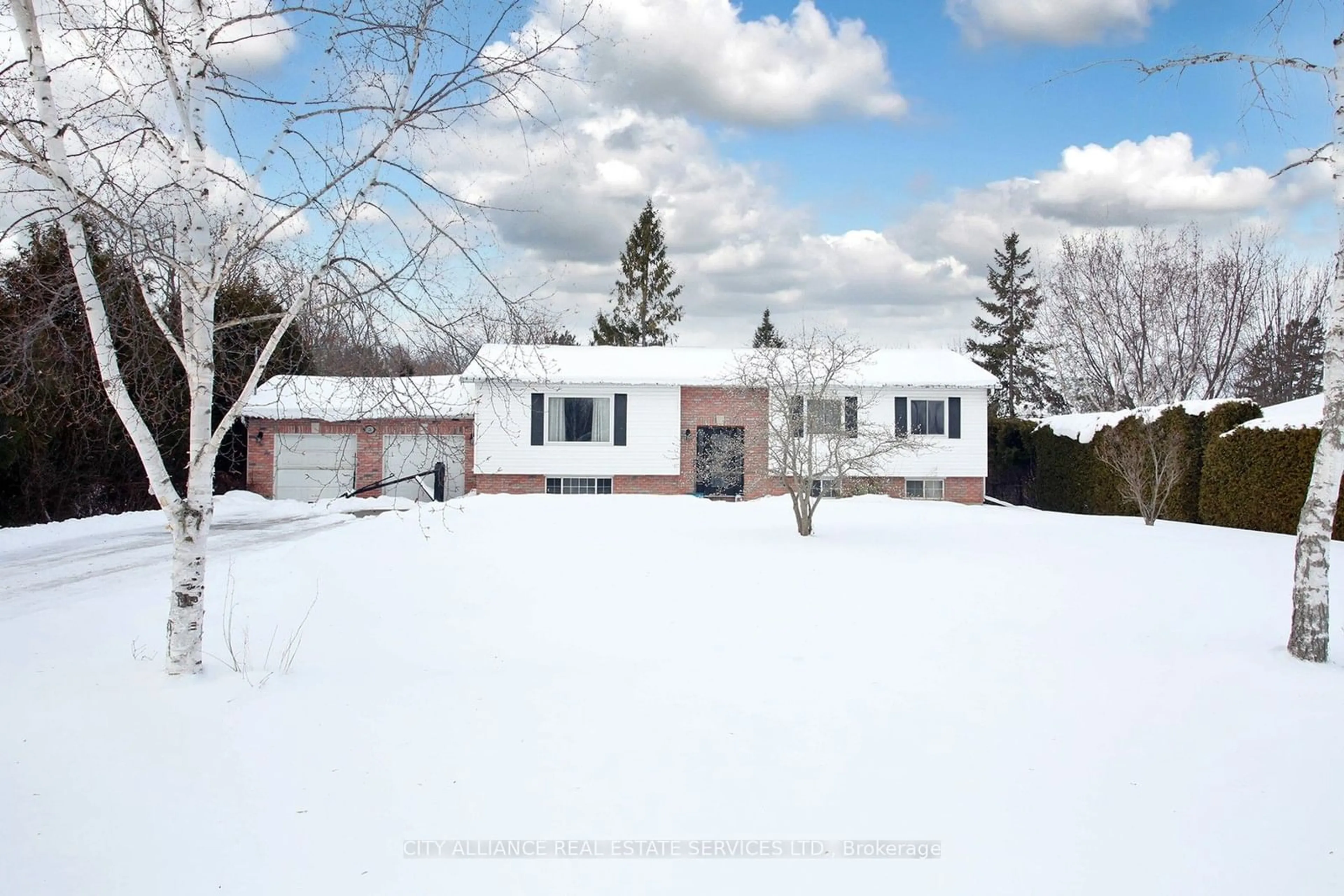 A pic from outside/outdoor area/front of a property/back of a property/a pic from drone, street for 28 Joel Ave, Georgina Ontario L0E 1S0