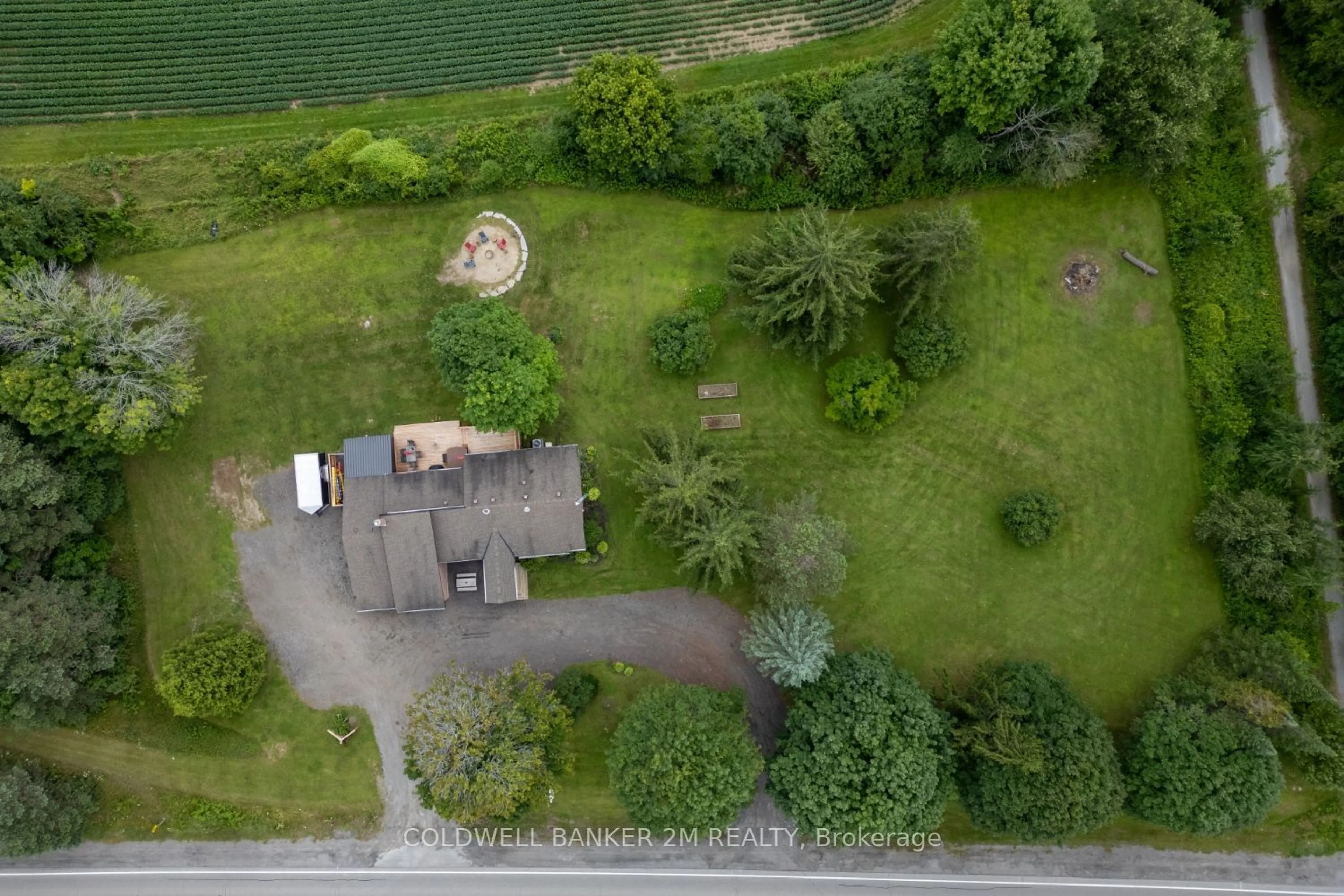 A pic from outside/outdoor area/front of a property/back of a property/a pic from drone, water/lake/river/ocean view for 7559 Lakeridge Rd, Uxbridge Ontario L9P 1R3