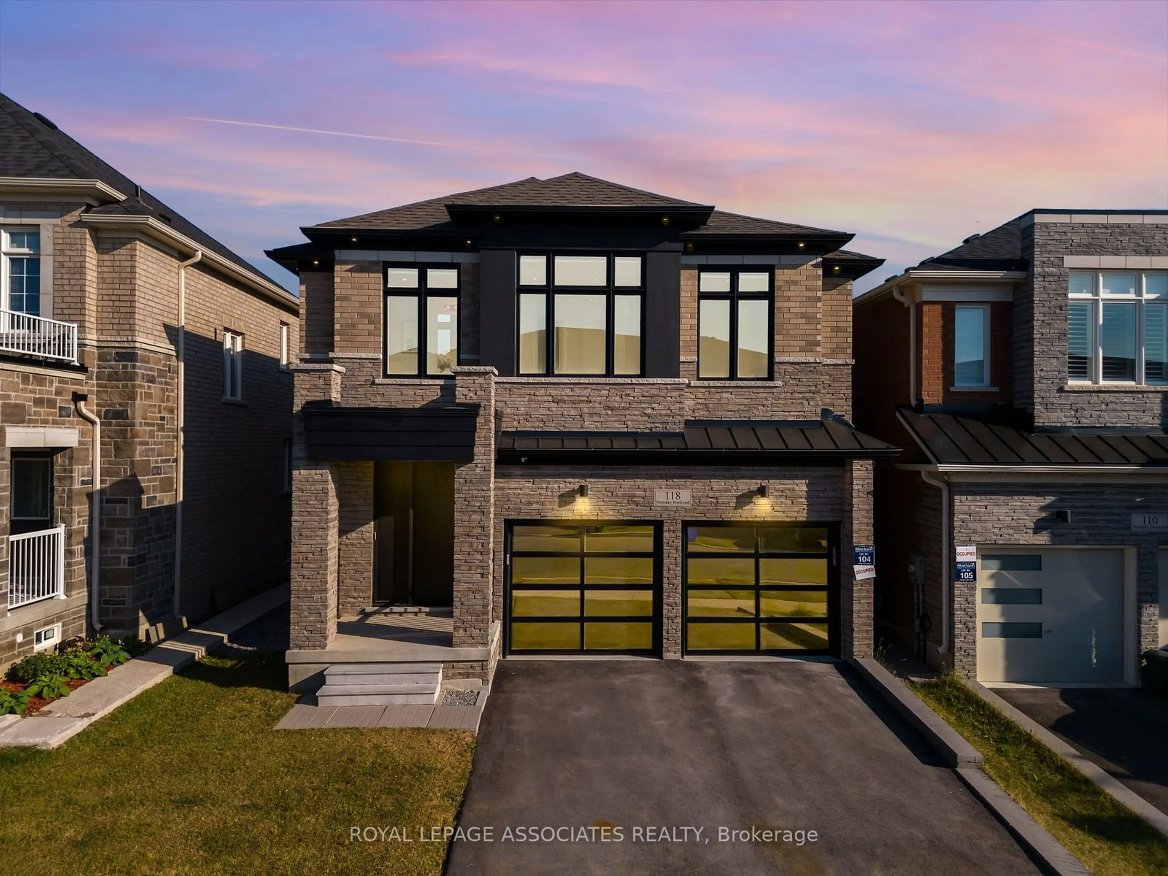 Home with brick exterior material, street for 118 Boundary Blvd, Whitchurch-Stouffville Ontario L4A 4W2