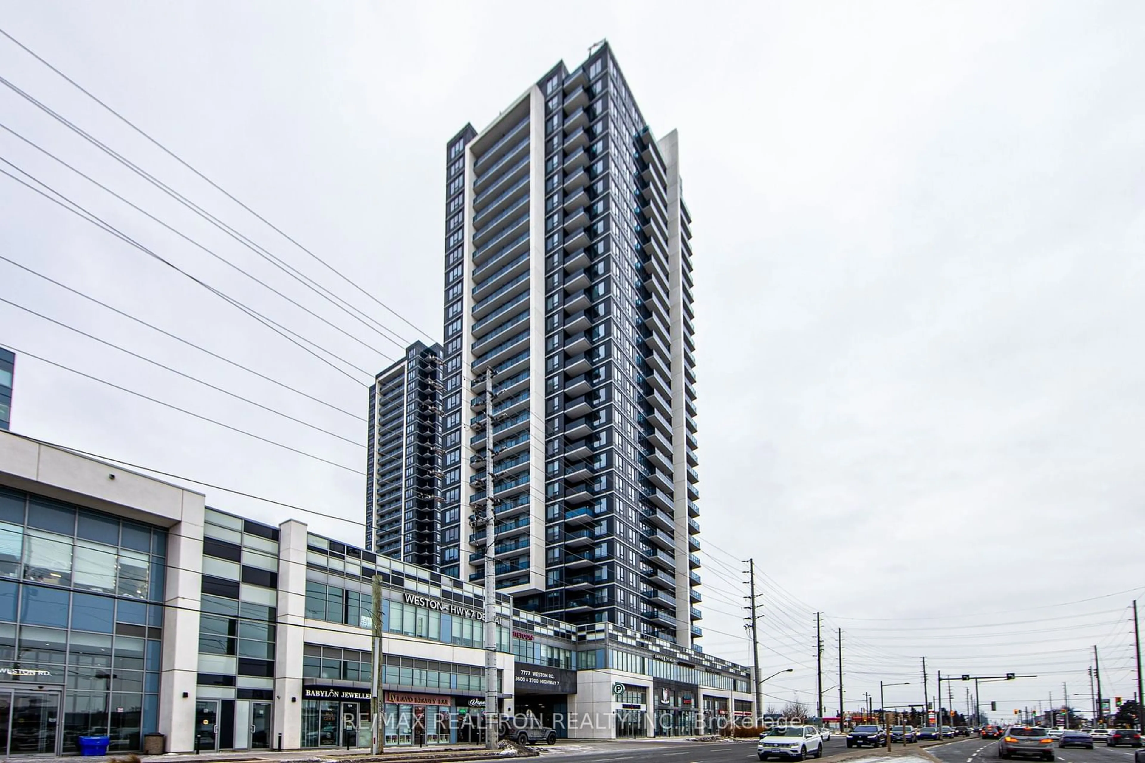 Indoor foyer for 3600 Highway 7 Rd #2810, Vaughan Ontario L4L 0G7