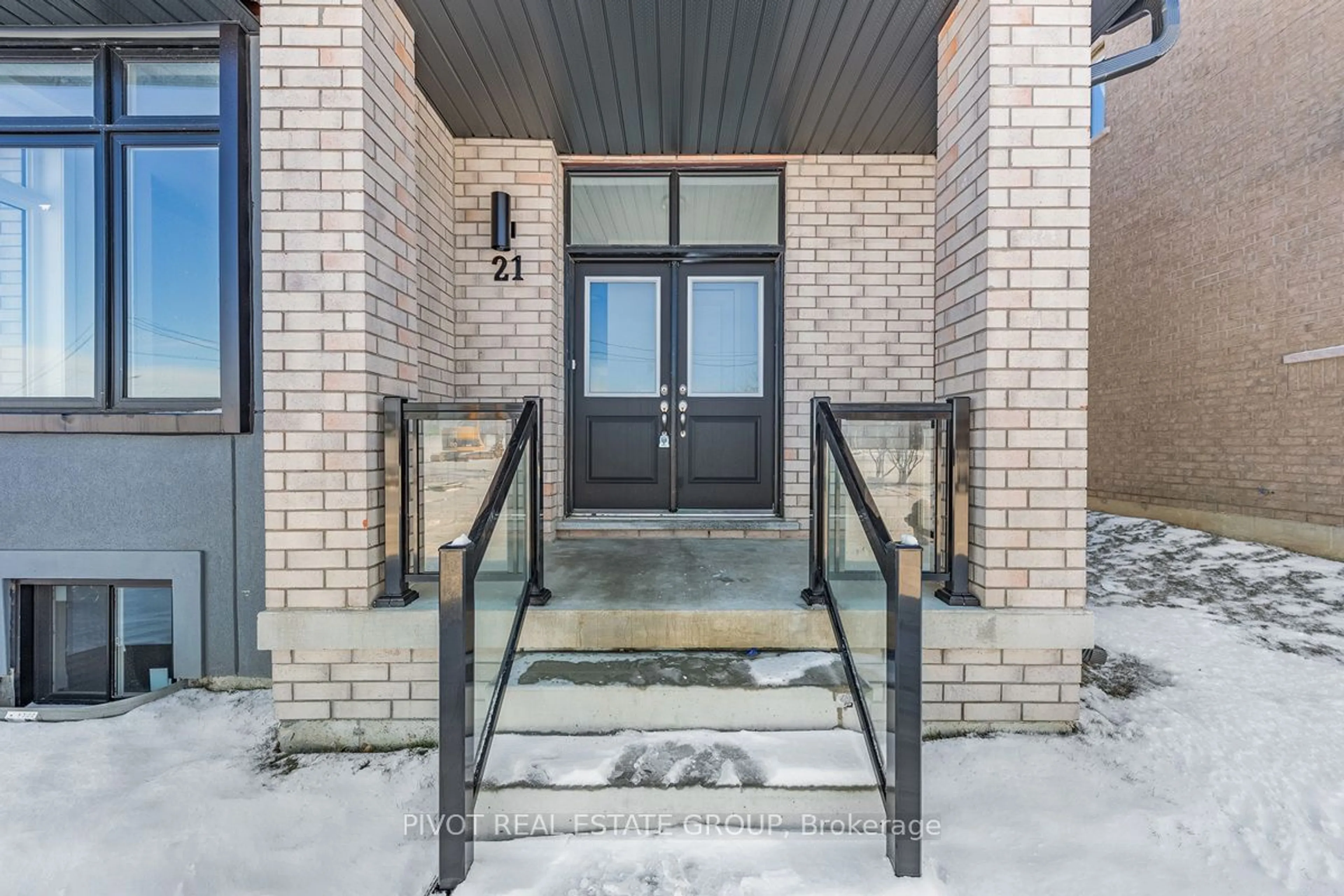 Indoor entryway for 21 Countryside St, Markham Ontario L6B 0K8