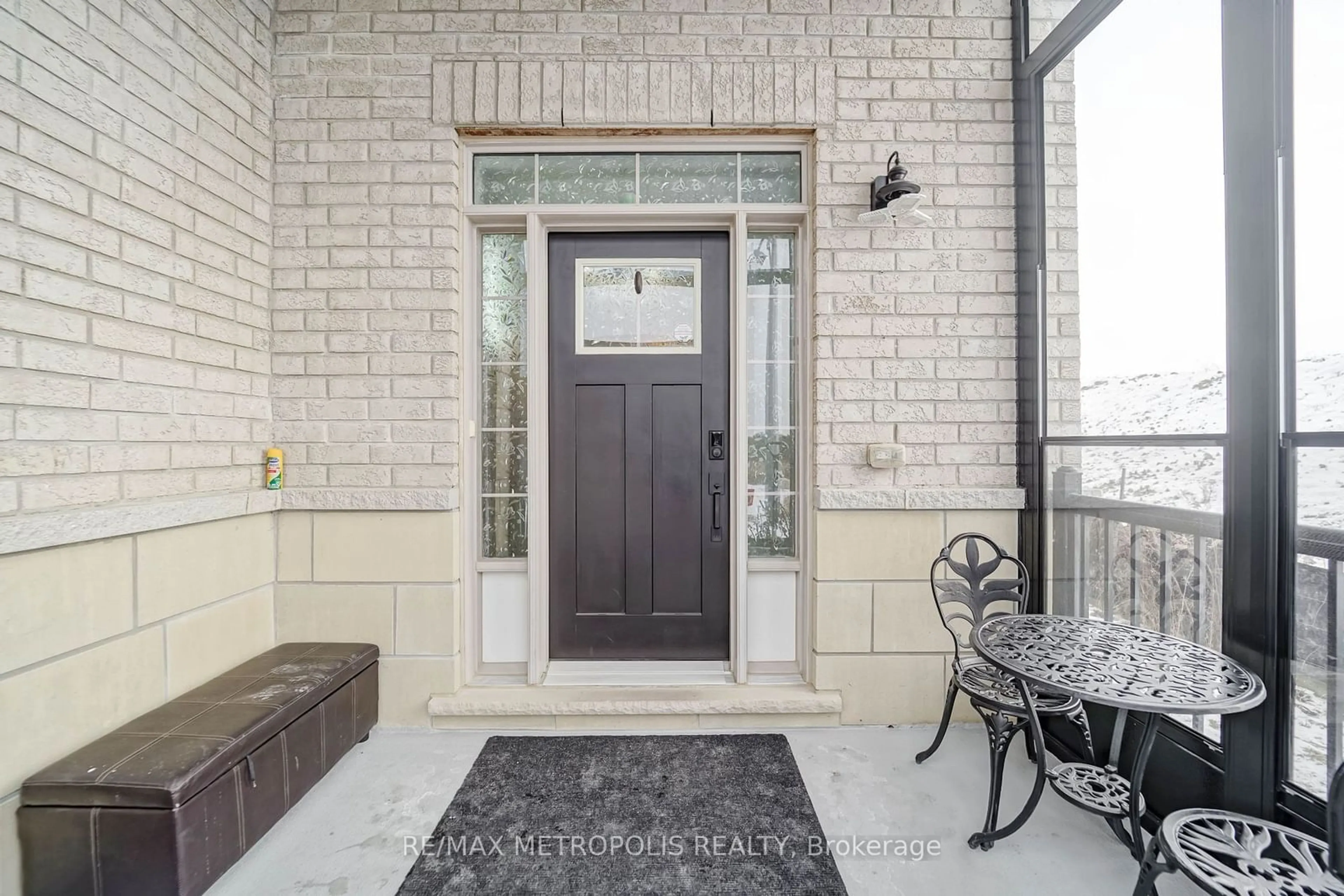 Indoor entryway for 64 Kiteley Cres, East Gwillimbury Ontario L9N 0L6