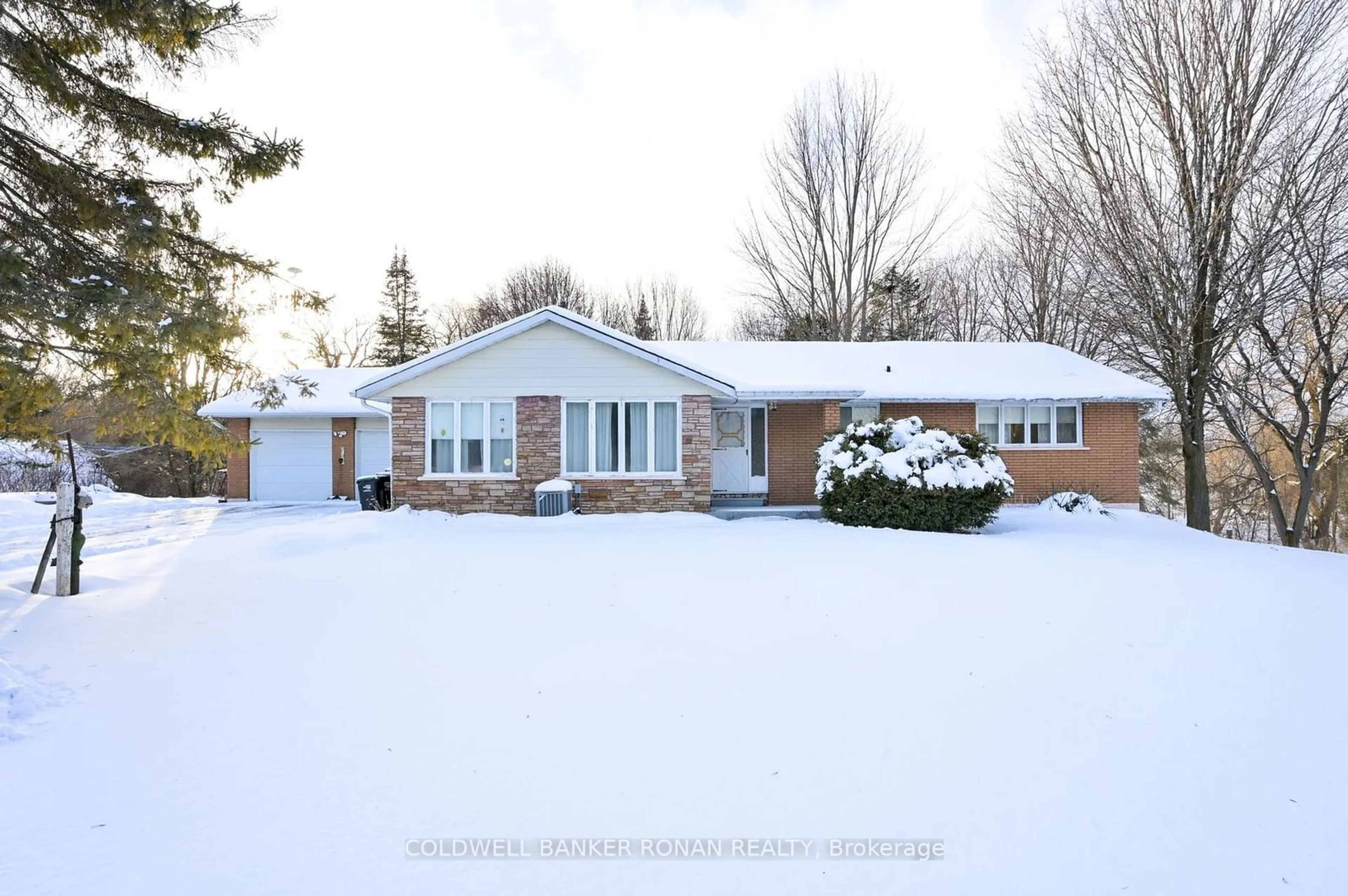 Home with vinyl exterior material, street for 1406 10th Sdrd, New Tecumseth Ontario L0G 1W0