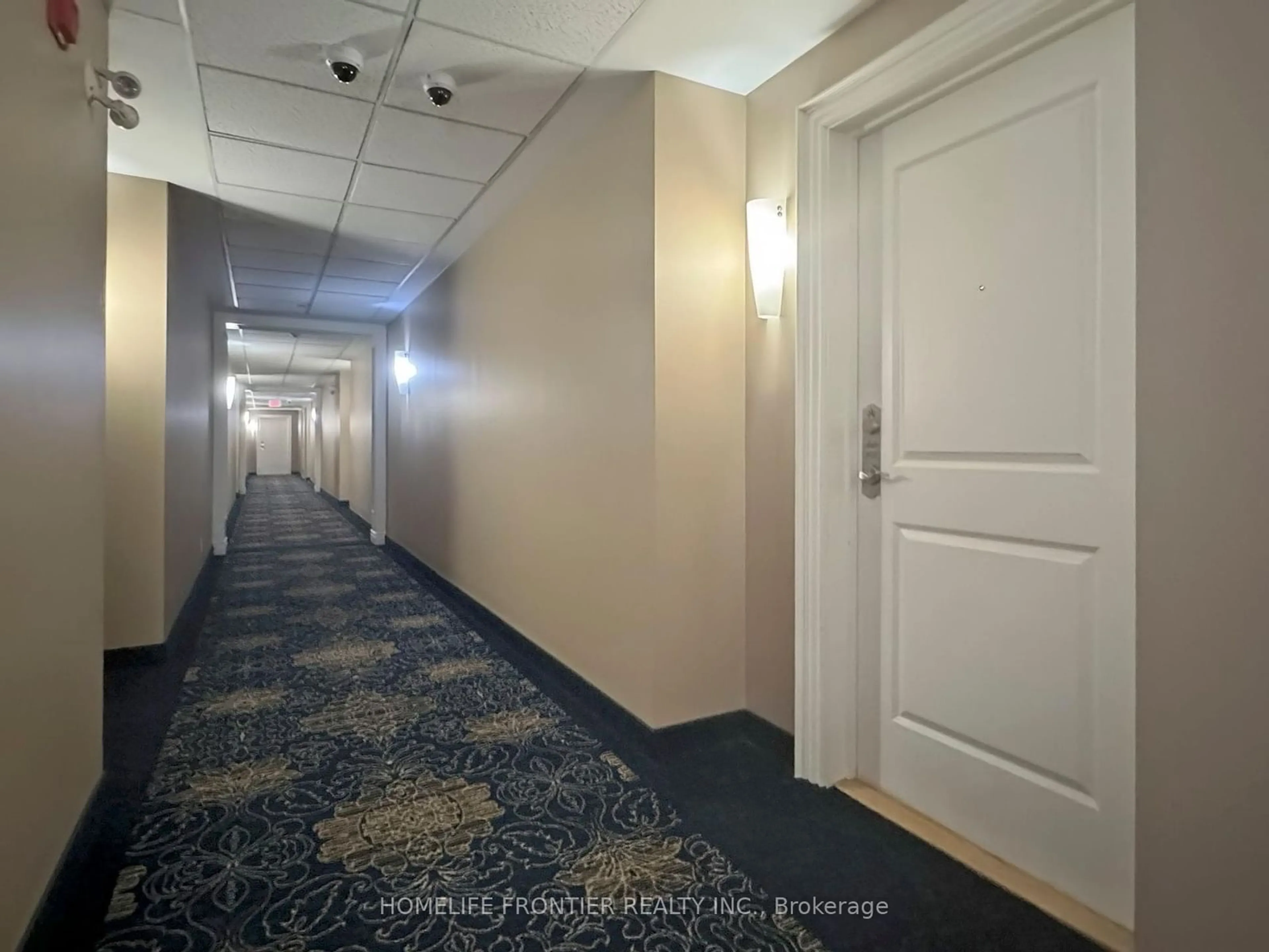 Indoor foyer for 9519 Keele St #305, Vaughan Ontario L6A 4A2