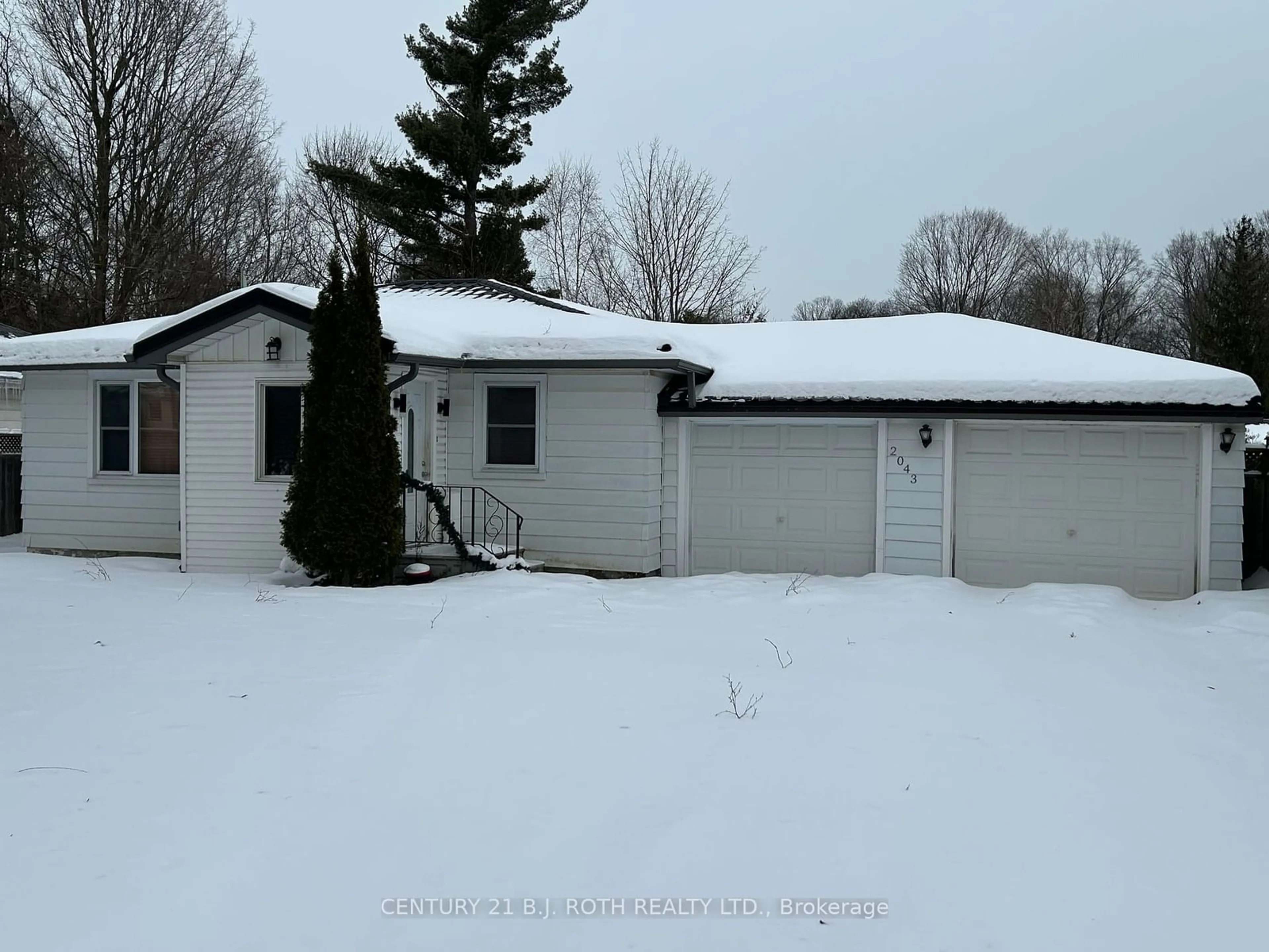 Shed for 2043 St Johns Rd, Innisfil Ontario L9S 1Y7