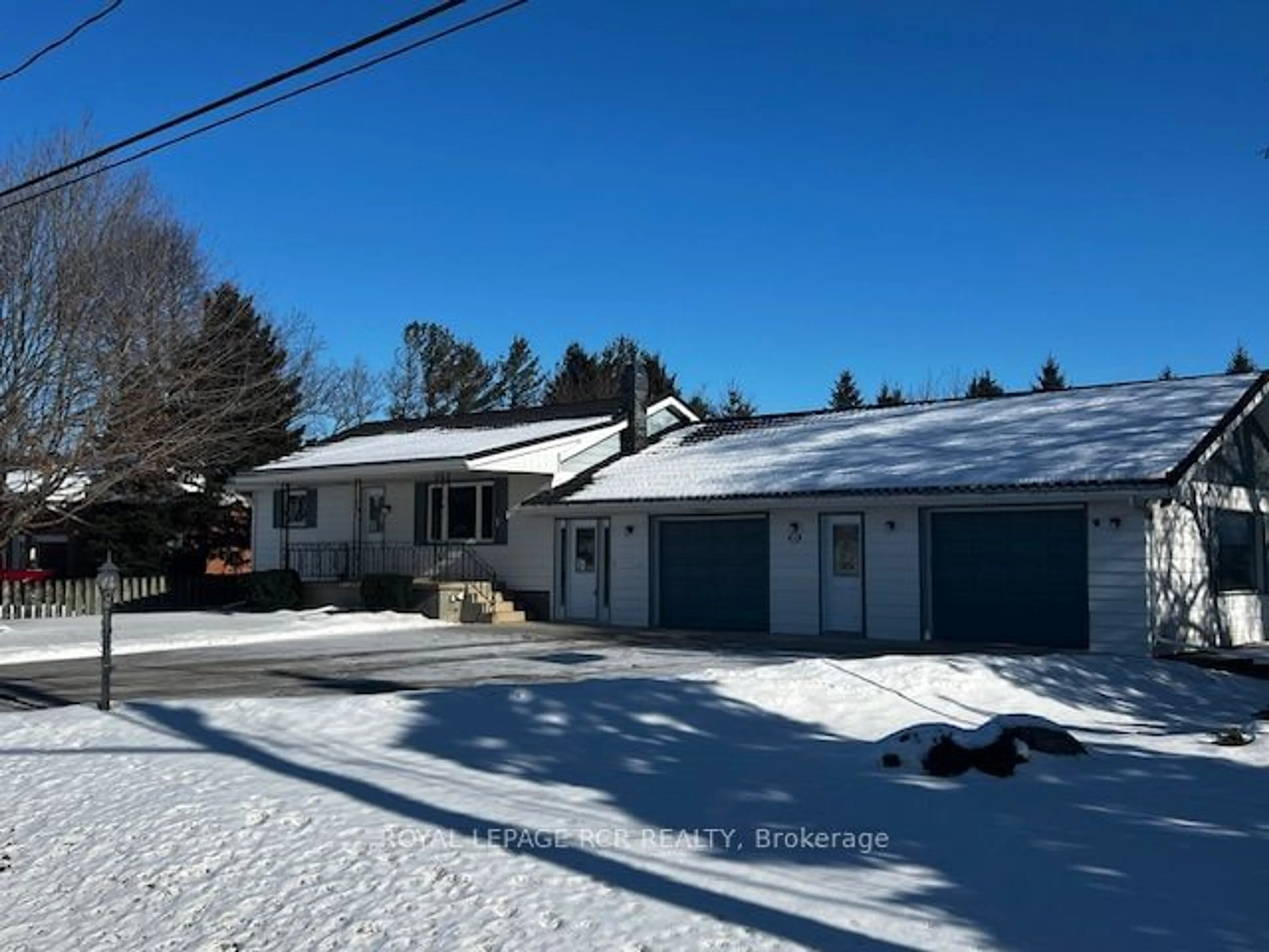 A pic from outside/outdoor area/front of a property/back of a property/a pic from drone, street for 319 King St, New Tecumseth Ontario L9R 1N3