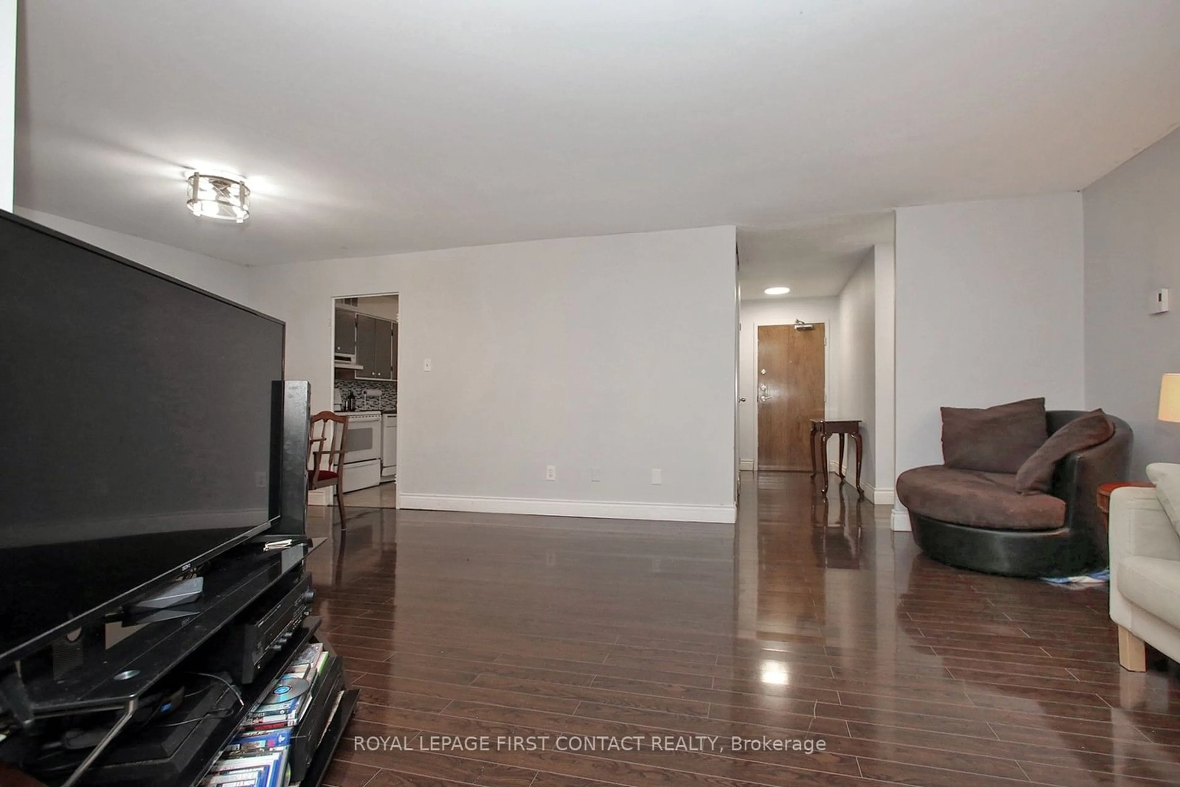 A pic of a room for 1 Royal Orchard Blvd #102, Markham Ontario L3T 3C2