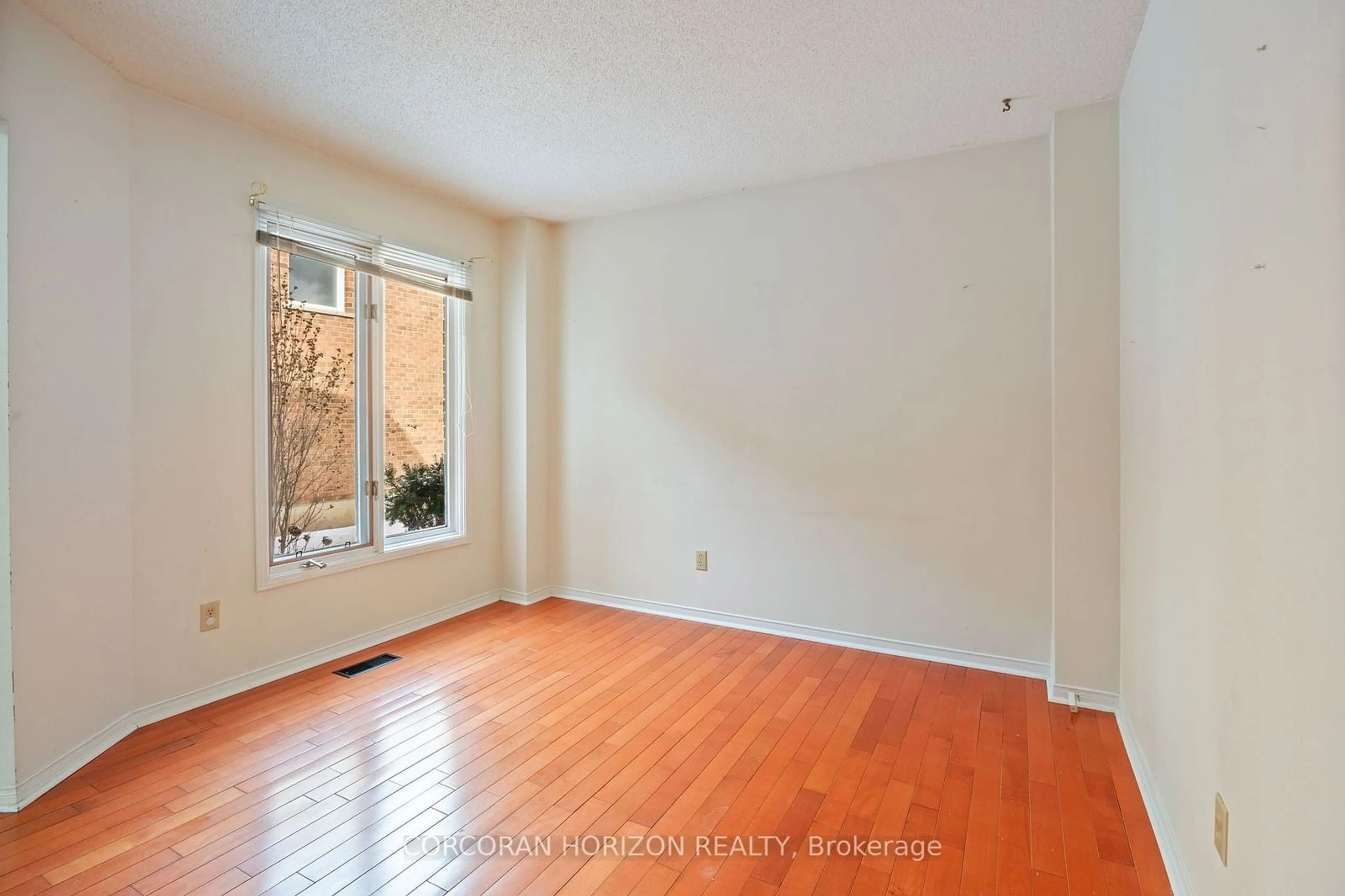 A pic of a room for 11 Newmill Cres, Richmond Hill Ontario L4C 9T7