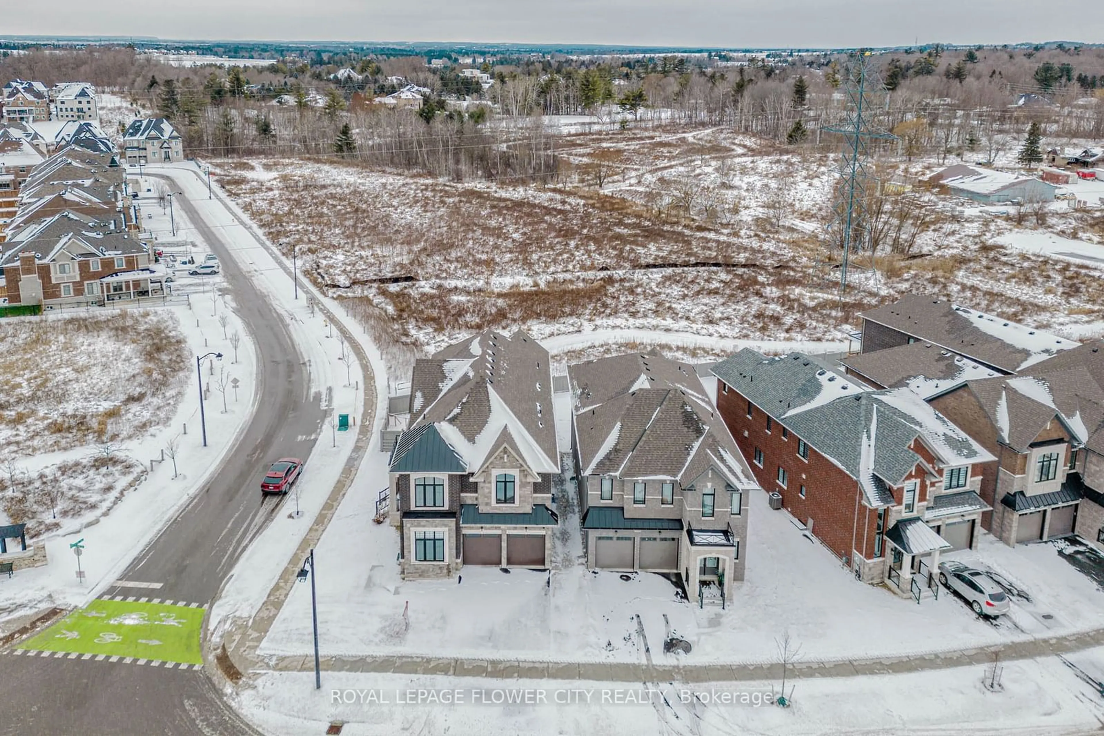 A pic from outside/outdoor area/front of a property/back of a property/a pic from drone, street for 518 Kleinburg Summit Way, Vaughan Ontario L4H 4T5