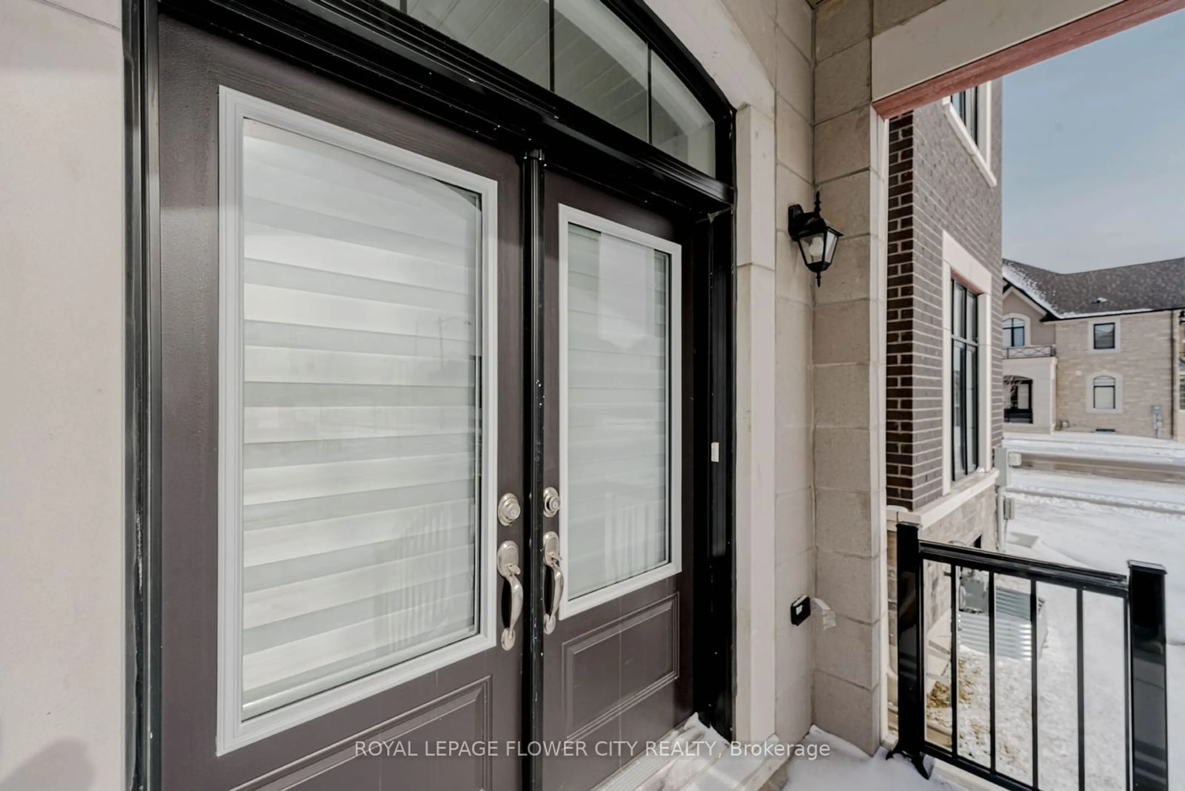 Indoor entryway for 518 Kleinburg Summit Way, Vaughan Ontario L4H 4T5