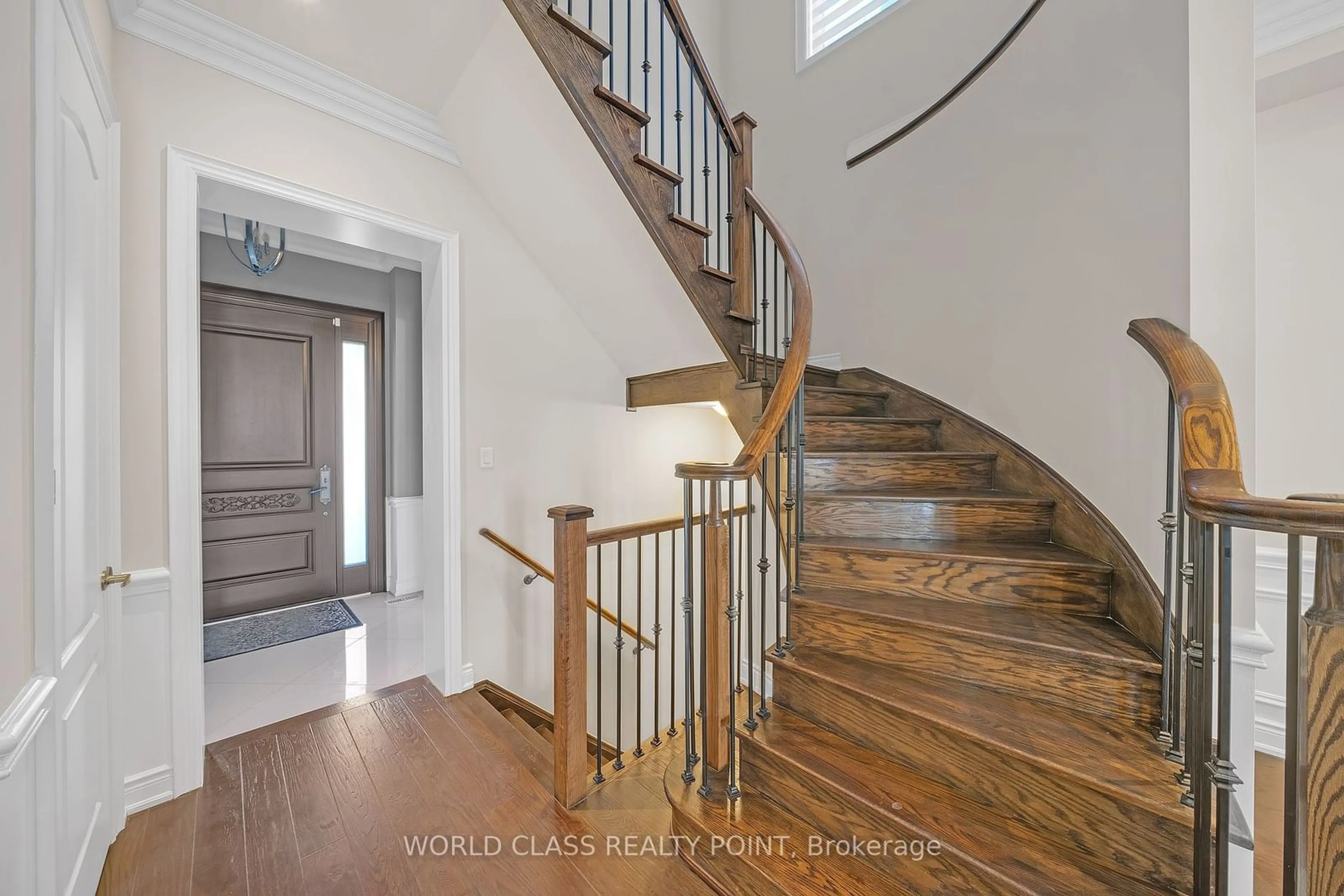 Stairs for 81 Wellspring Ave, Richmond Hill Ontario L4E 1E8