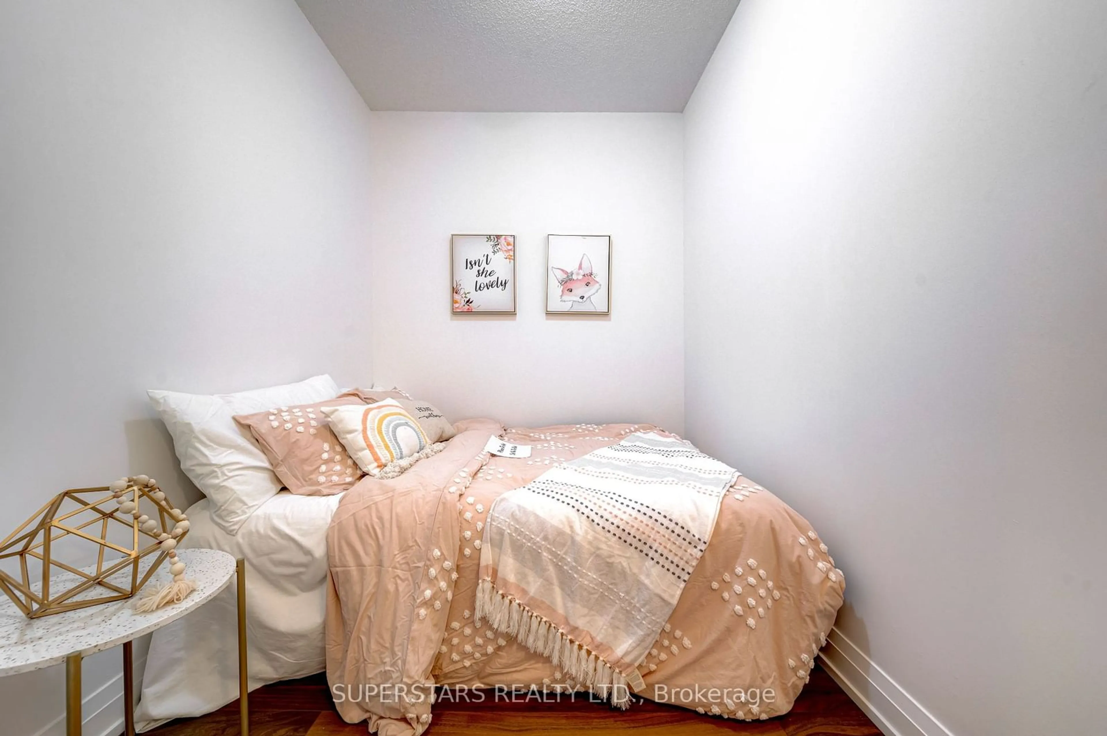 Bedroom with bed, unknown for 7167 Yonge St #811, Markham Ontario L3T 0C9