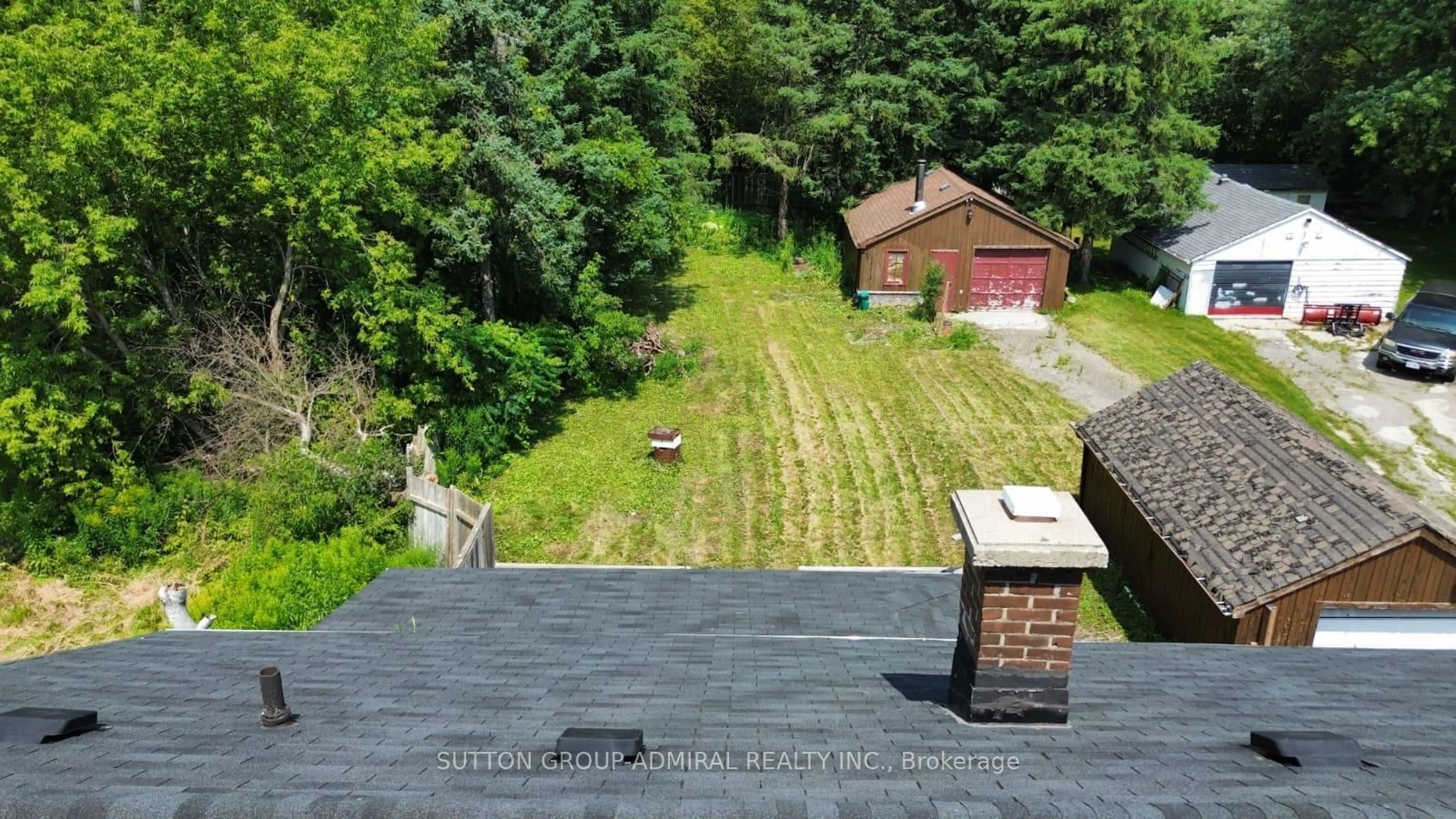 A pic from outside/outdoor area/front of a property/back of a property/a pic from drone, unknown for 30 Muirhead Cres, Richmond Hill Ontario L4E 3M7