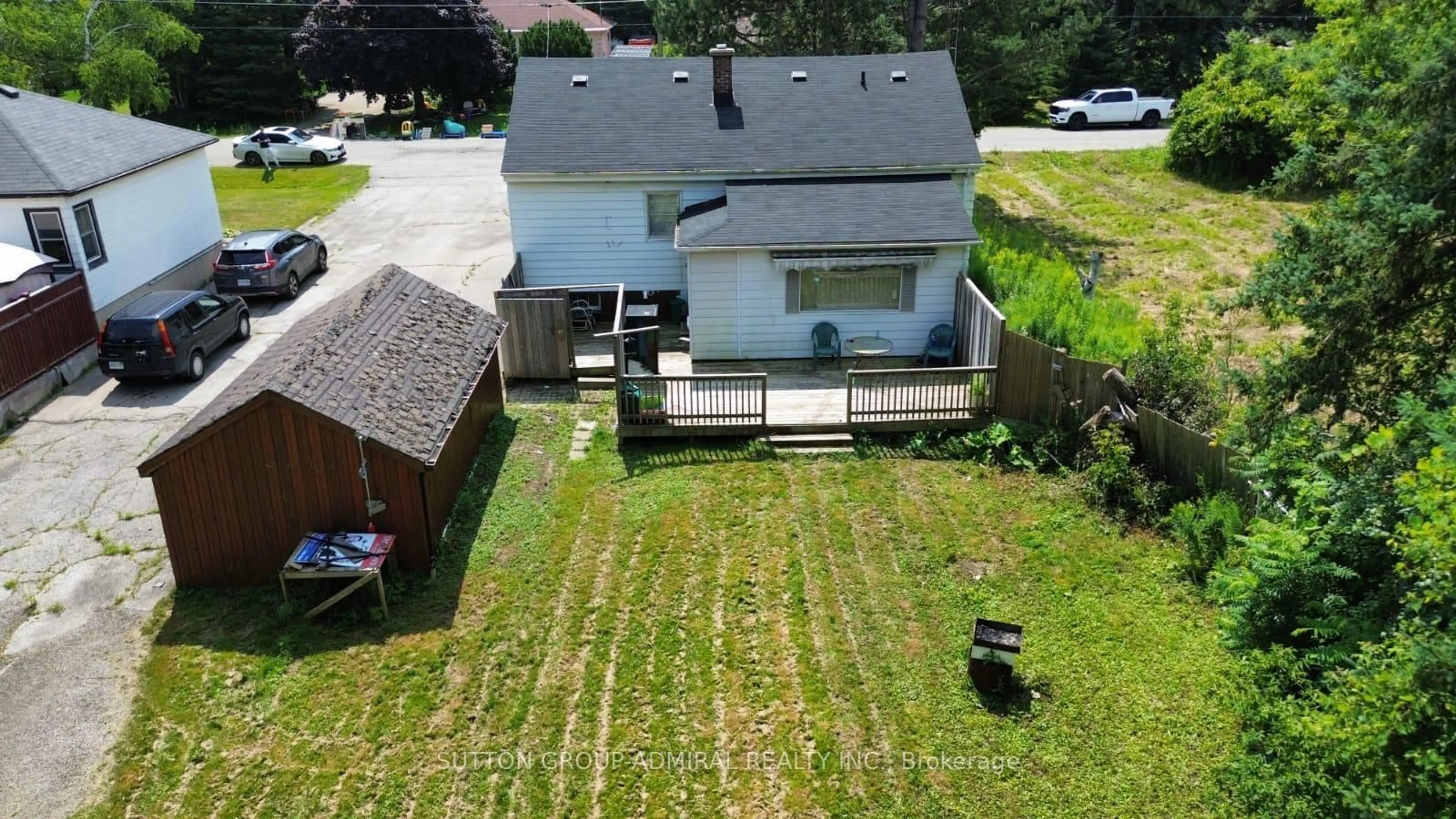 A pic from outside/outdoor area/front of a property/back of a property/a pic from drone, street for 30 Muirhead Cres, Richmond Hill Ontario L4E 3M7