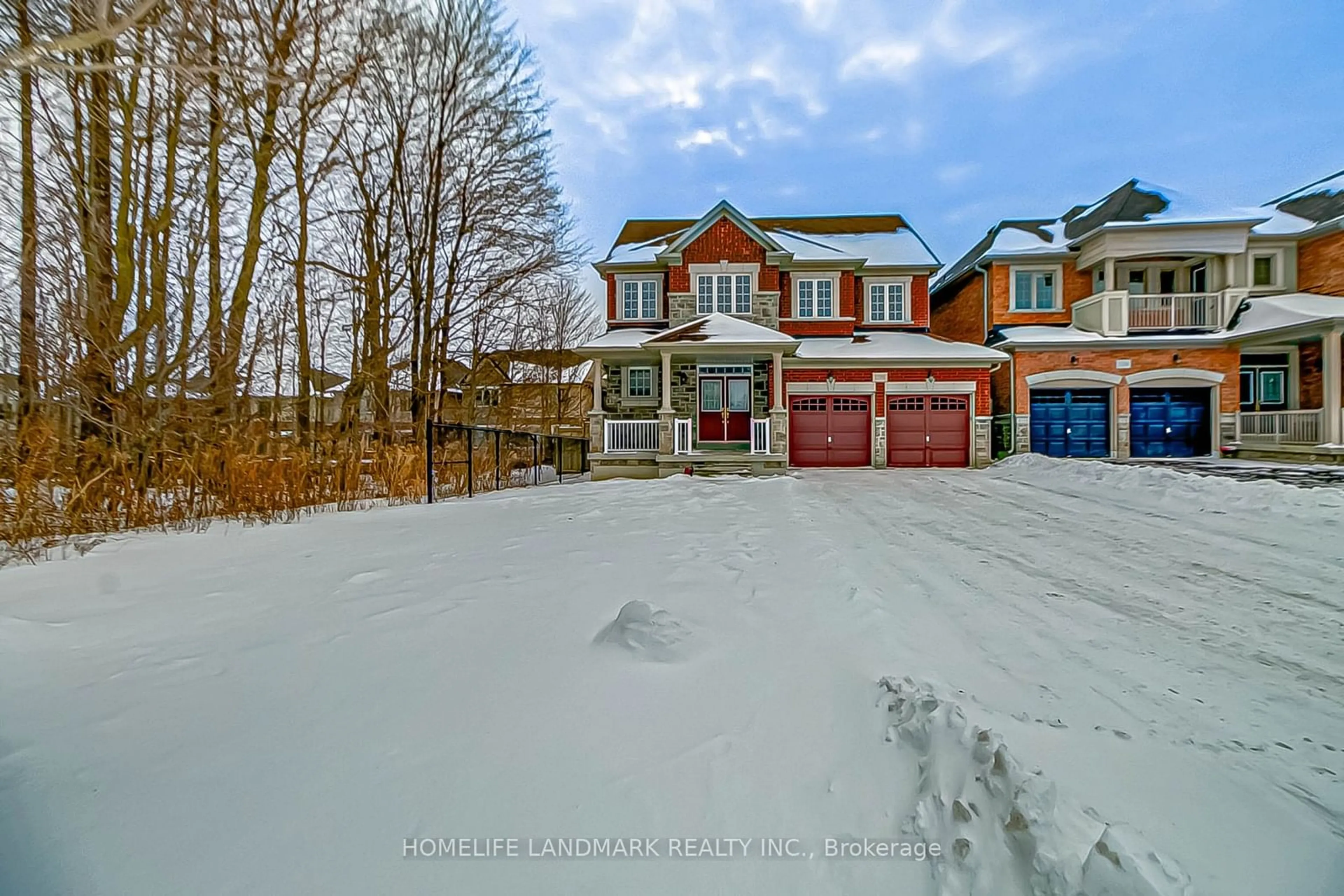 A pic from outside/outdoor area/front of a property/back of a property/a pic from drone, water/lake/river/ocean view for 1290 Shortreed Terr, Newmarket Ontario L3X 0C9