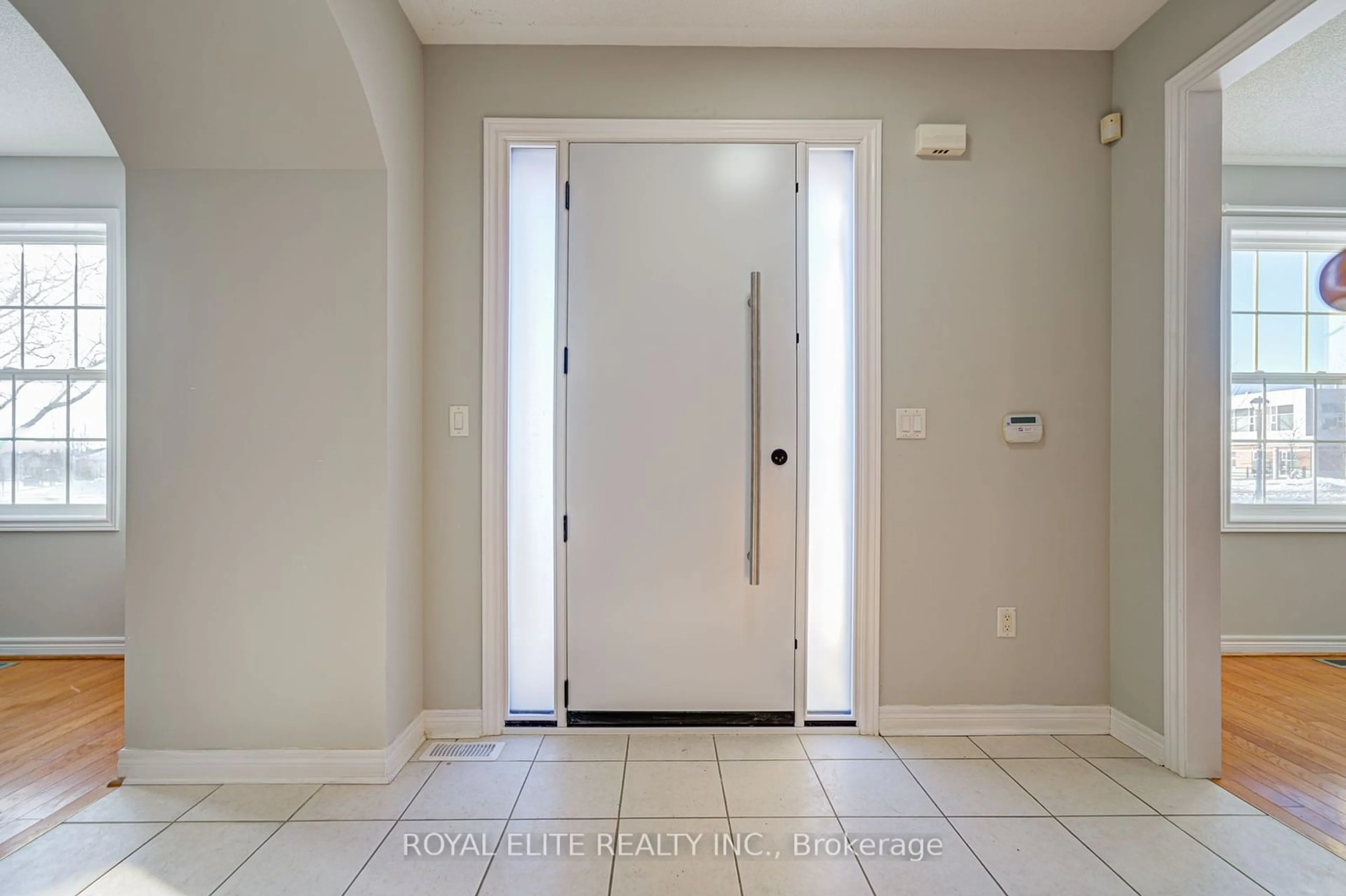 Indoor entryway for 34 Murison Dr, Markham Ontario L6C 0J3