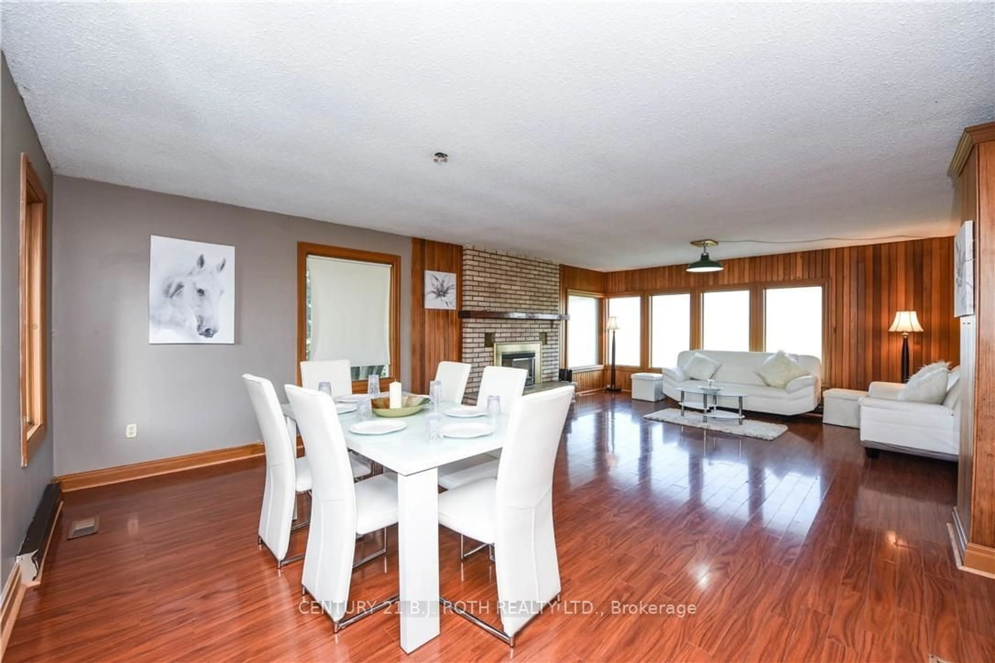 Dining room, wood/laminate floor for 2146 INNISFIL BEACH Rd, Innisfil Ontario L9S 4B9