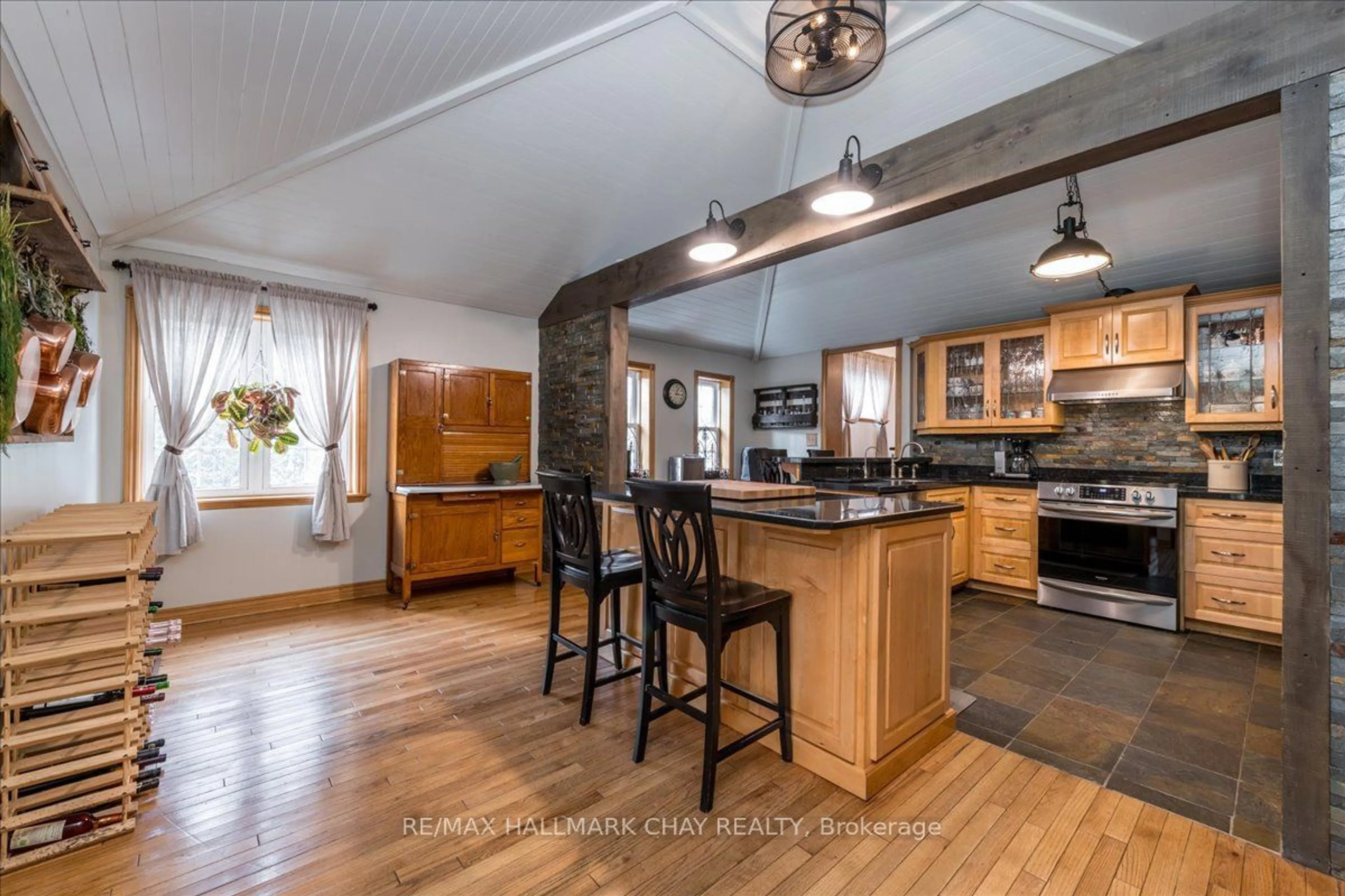 Open concept kitchen, unknown for 1048 Fern Rd, Innisfil Ontario L0L 1C0